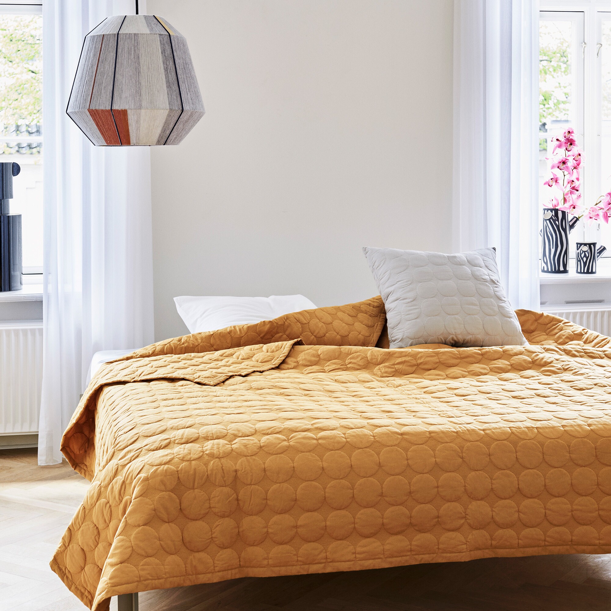 Mega Dot Blanket 260x260cm