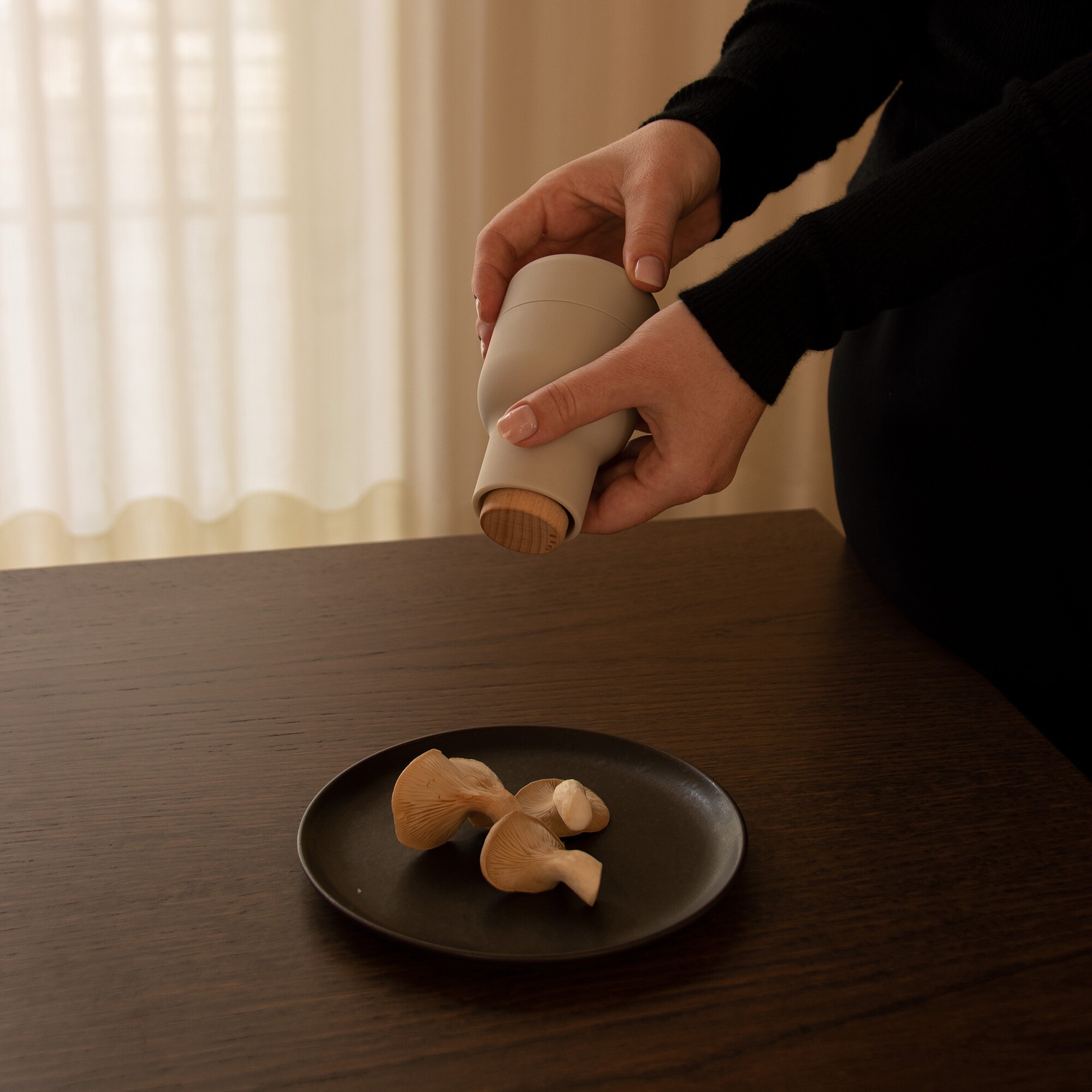 Bottle Grinder Small Set of 2 With Beech Lid