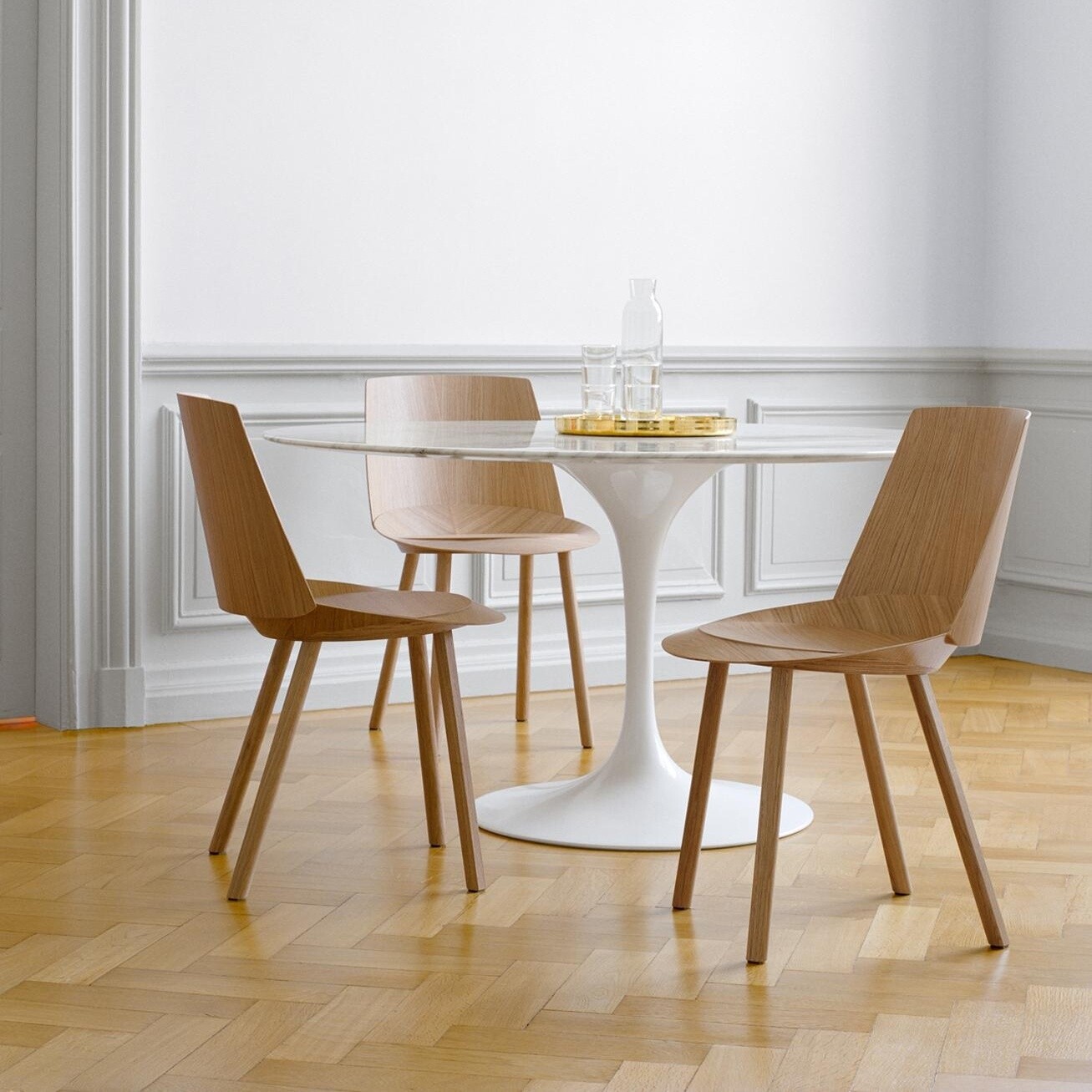 e15 CH04 Houdini Chair