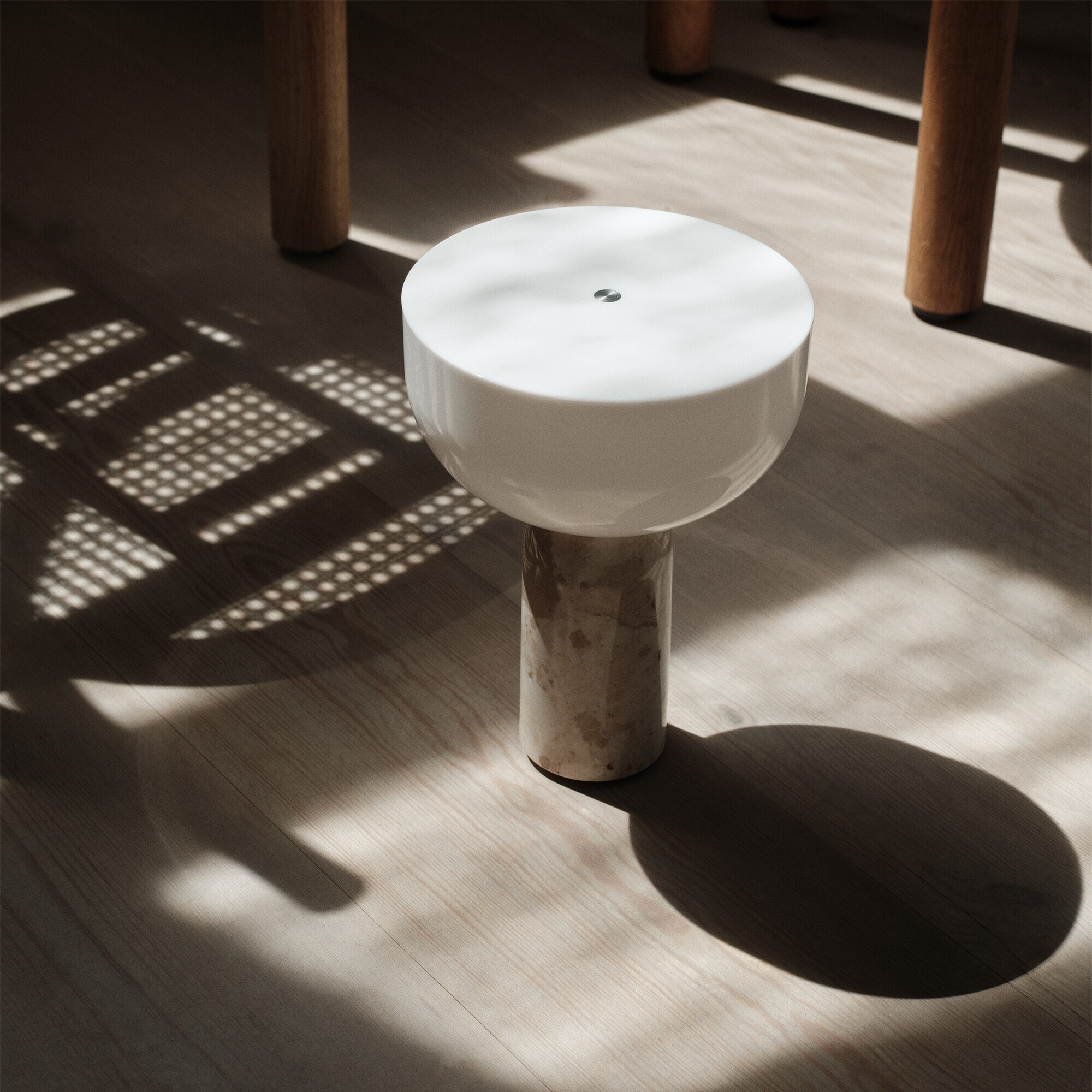 Kizu Portable LED Table Lamp with Battery