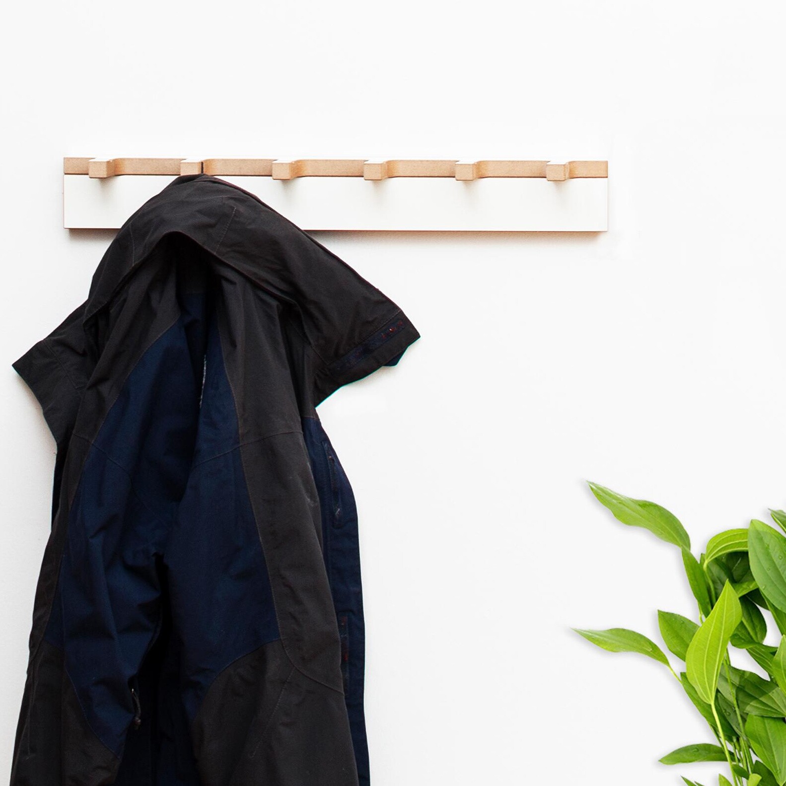 Grad Wall Coat Rack