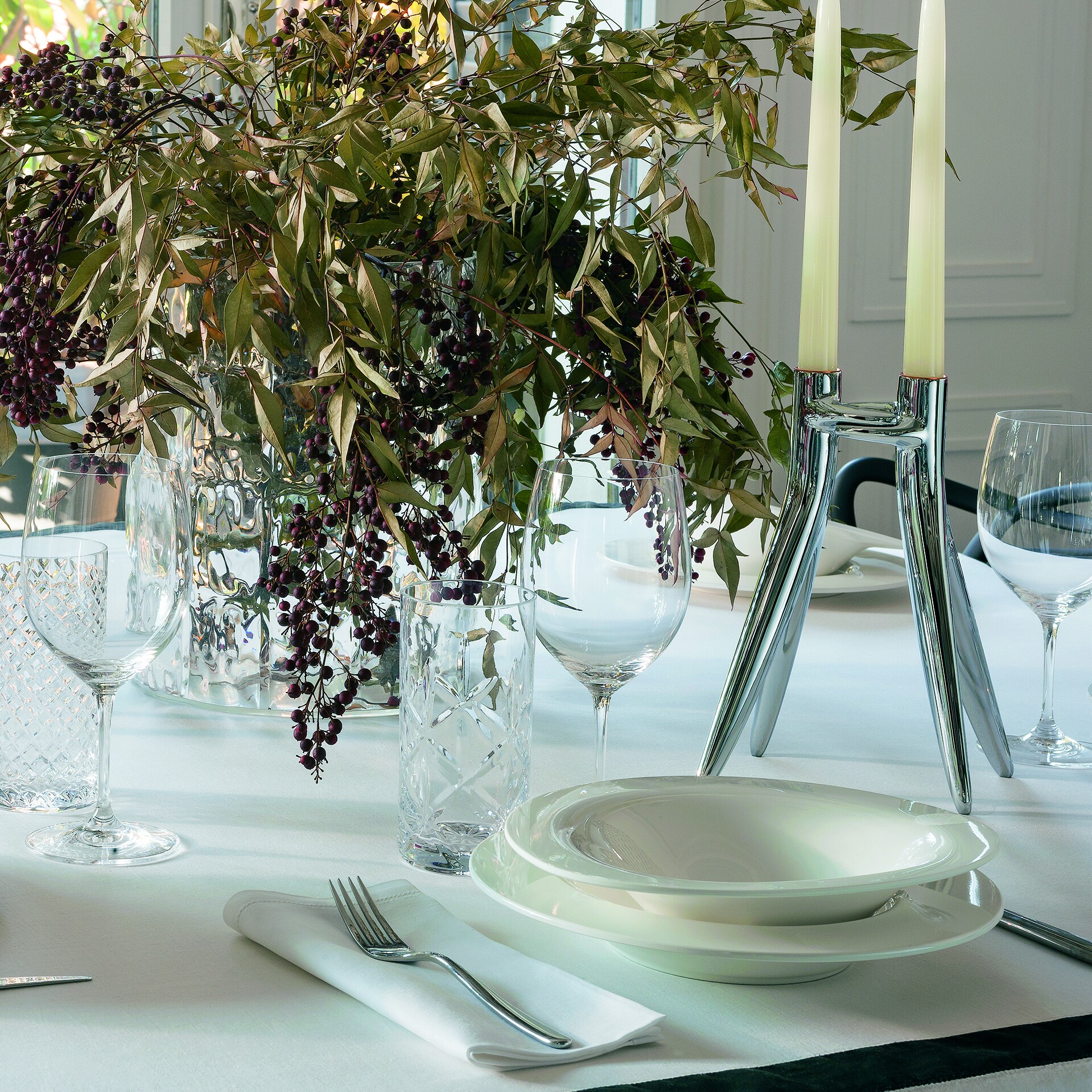 Abbracciaio Candle Holder