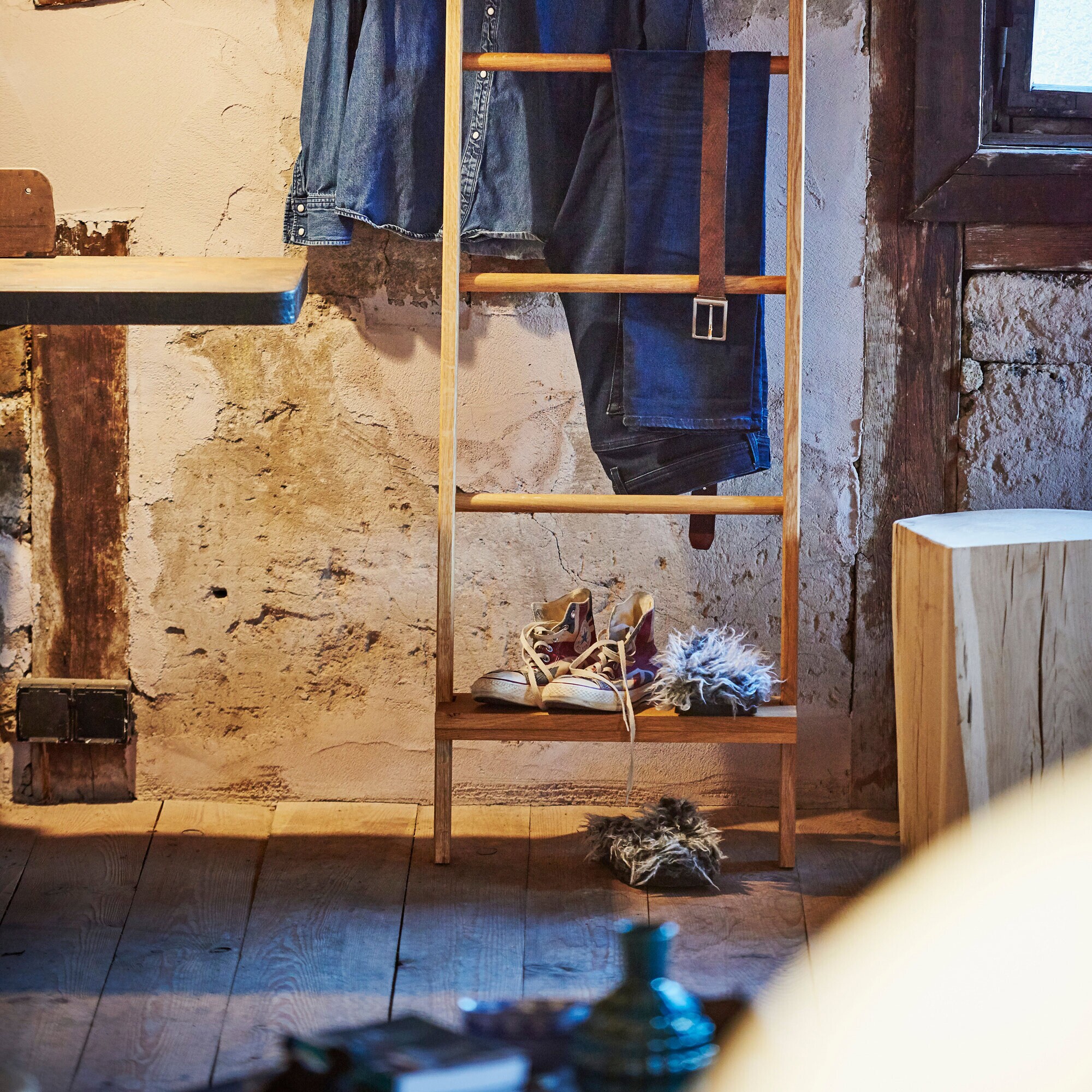 Hop Towel / Clothes Ladder + Shelf