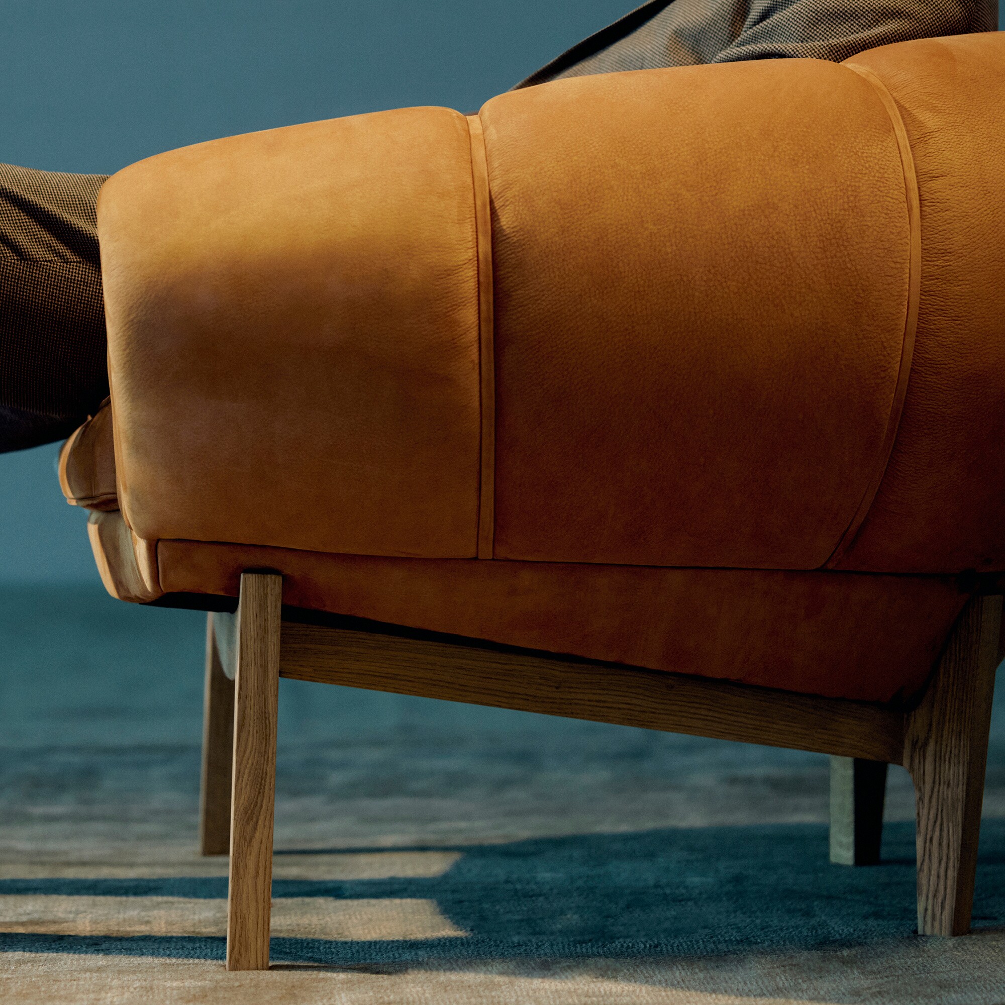 Croissant Lounge Chair Leather