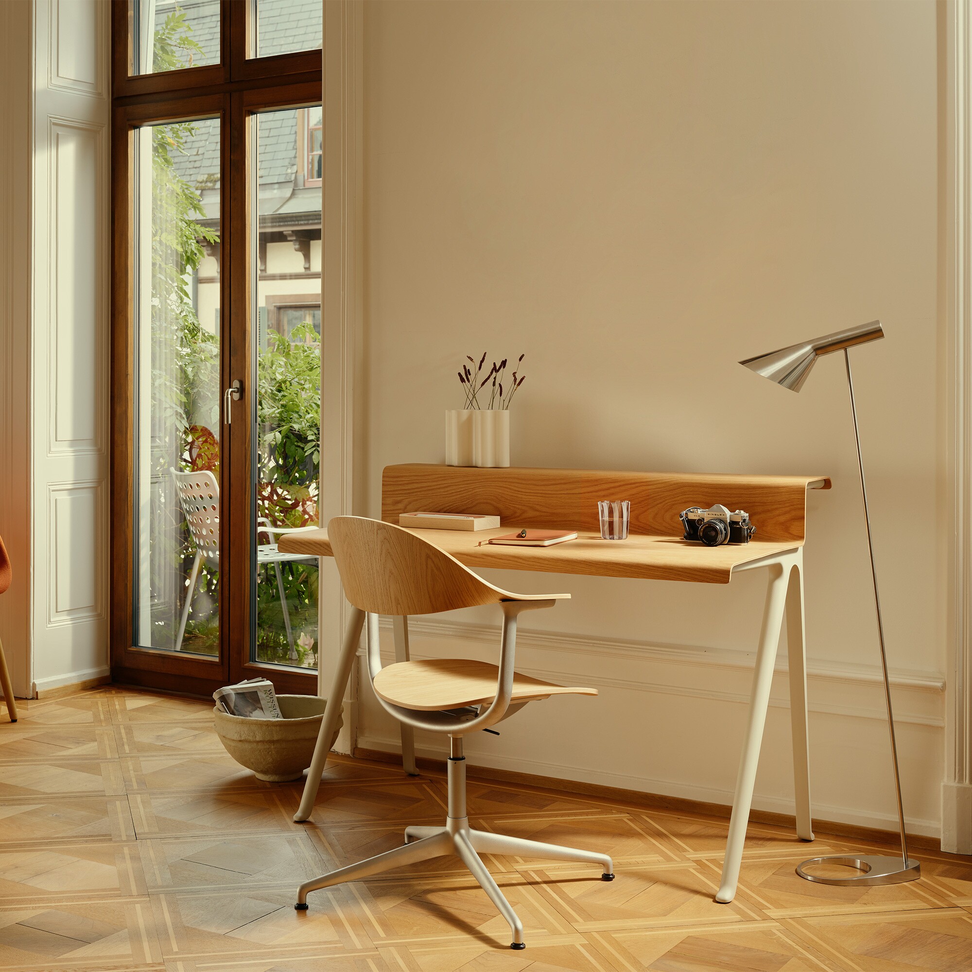 Courier Desk Chalk Base