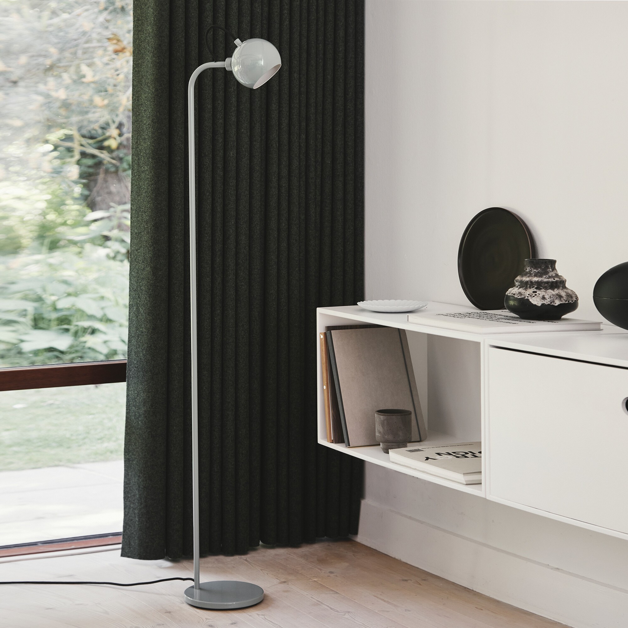 Ball Single Floor Lamp Glossy