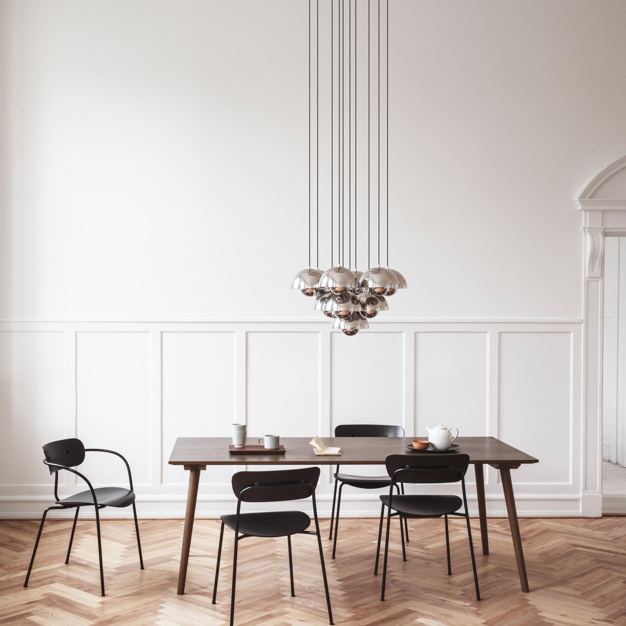 In Between SK5 Dining Table