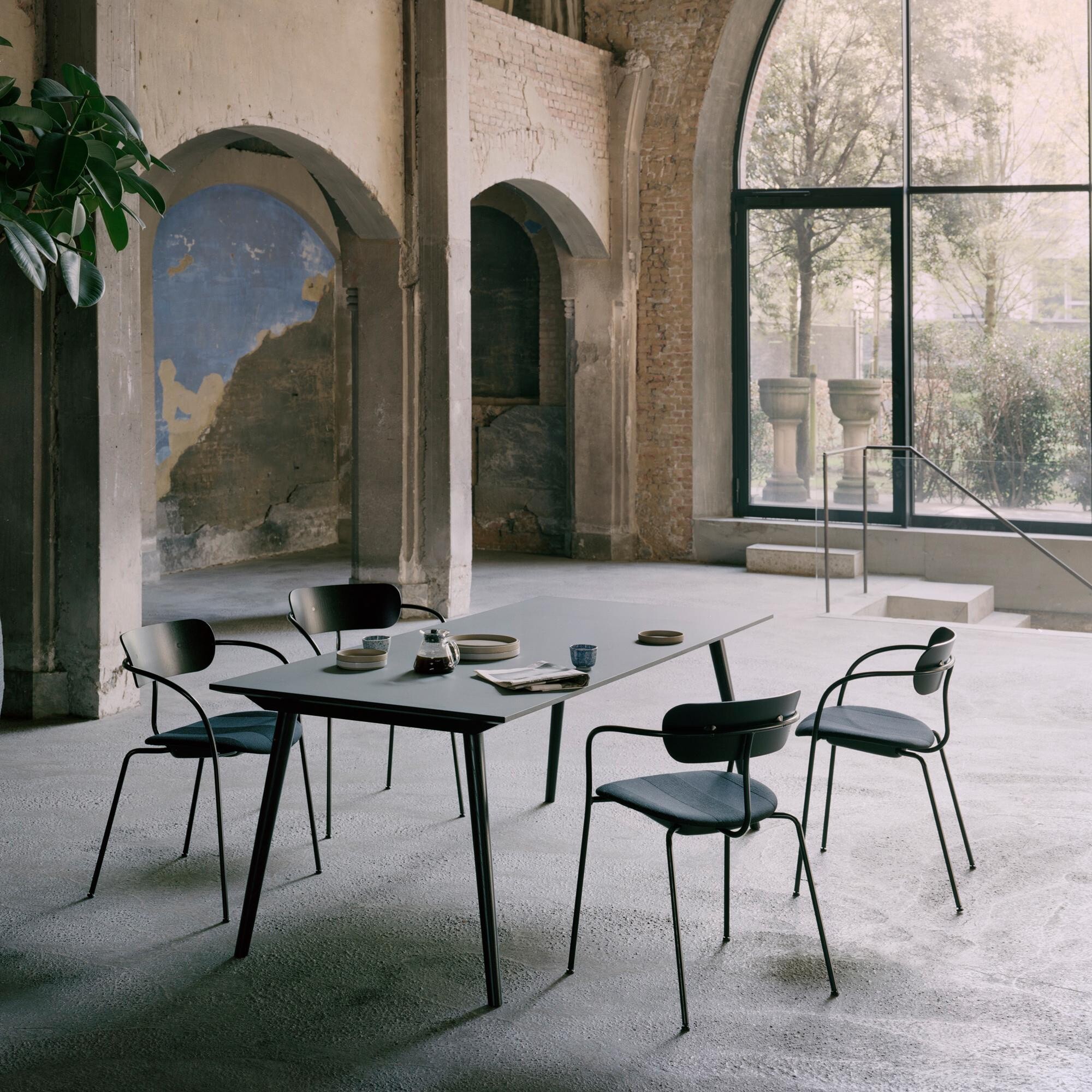 In Between SK5 Dining Table