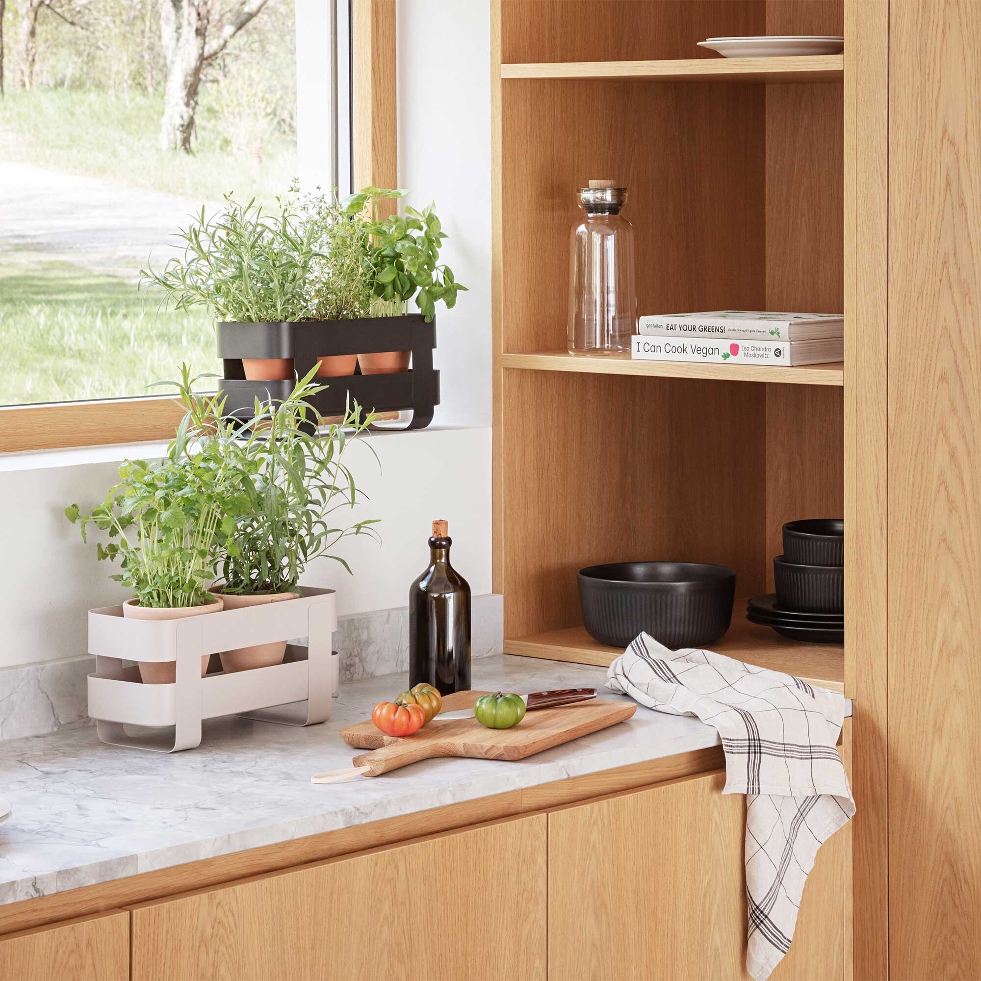 Herb Organiser with self-watering