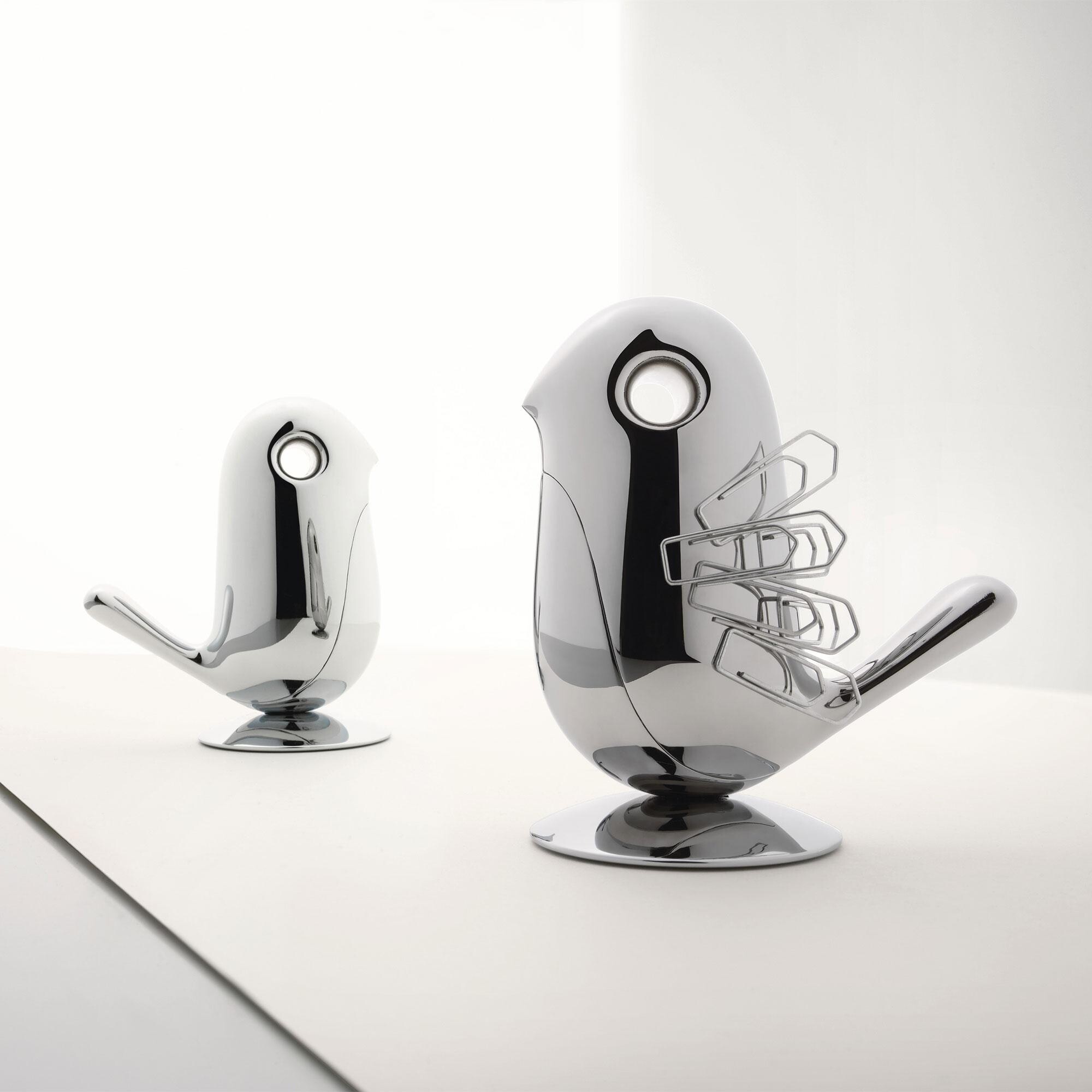 Chip magnetic paper clip holder