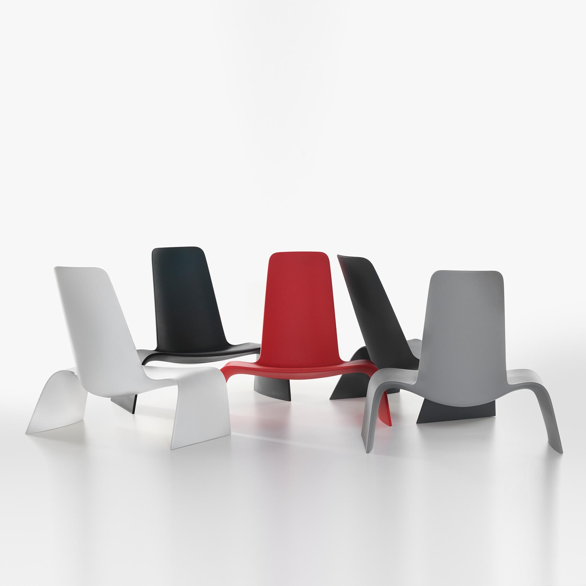 Land Outdoor Lounge Chair