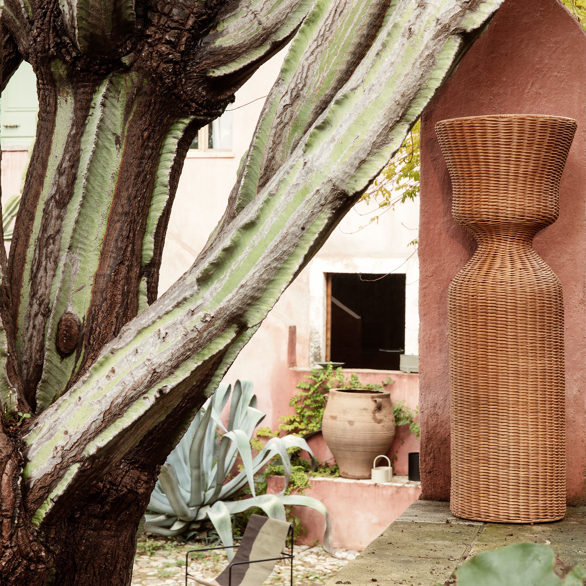 Agnes Plant Stand Tall