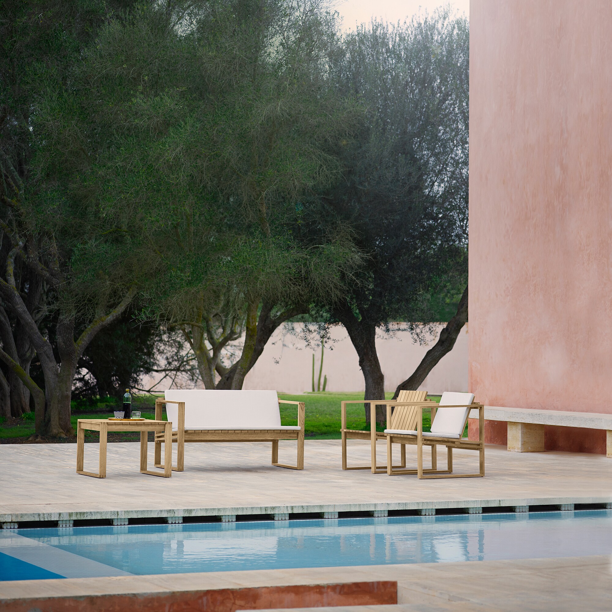 BK11 Outdoor Lounge Chair