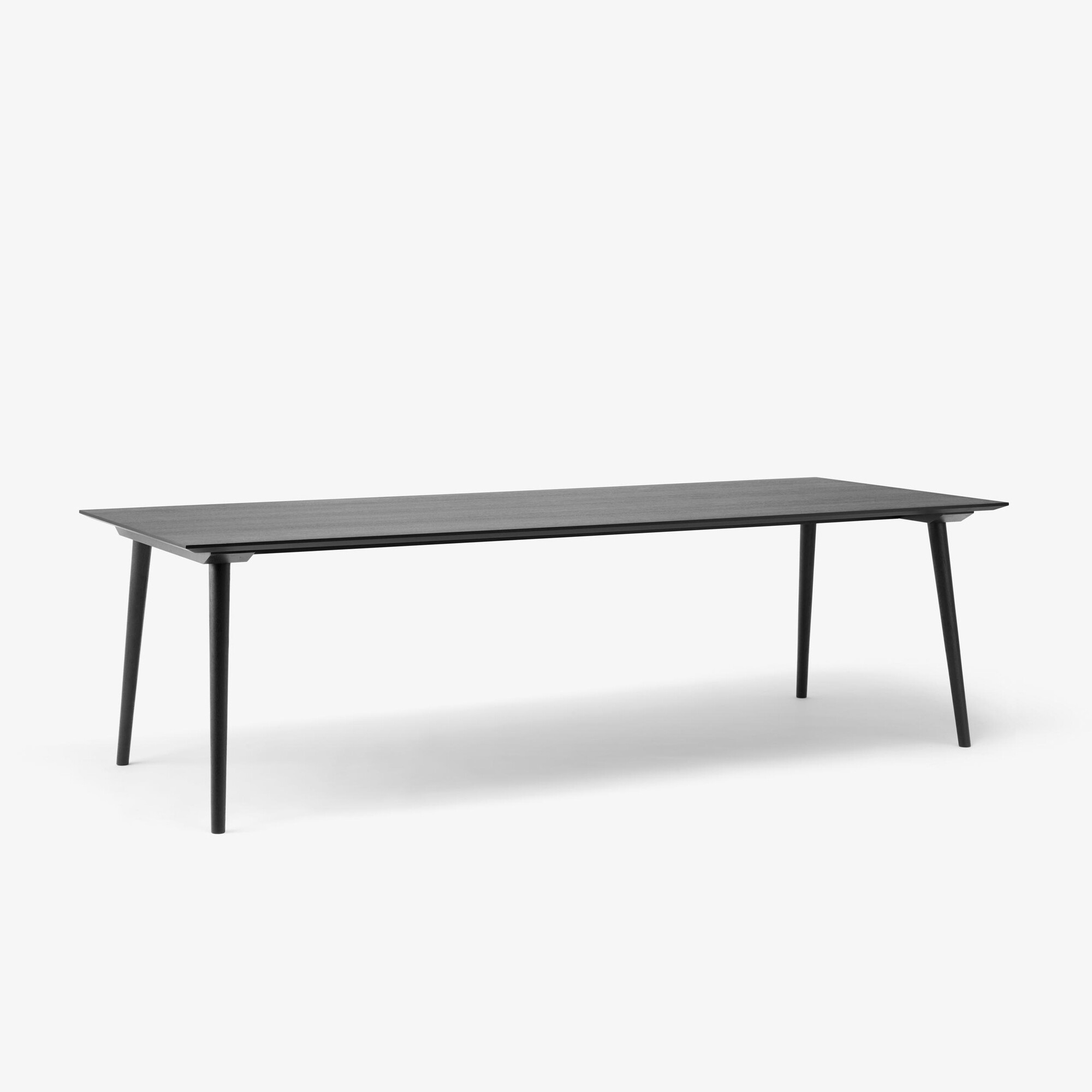 In Between SK6 Dining Table