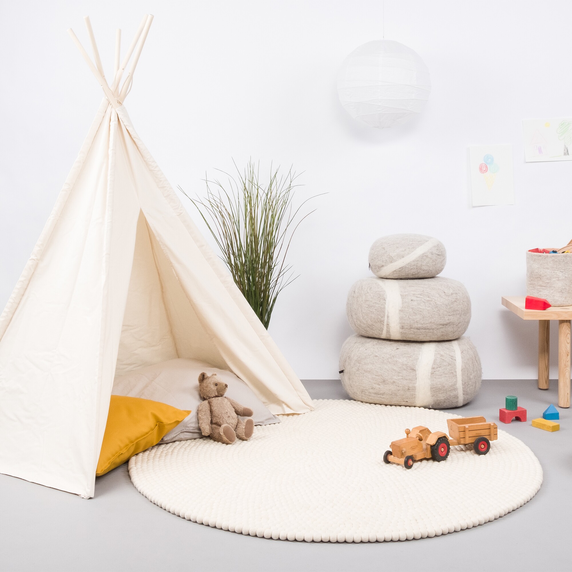 Linéa Felt Ball Rug