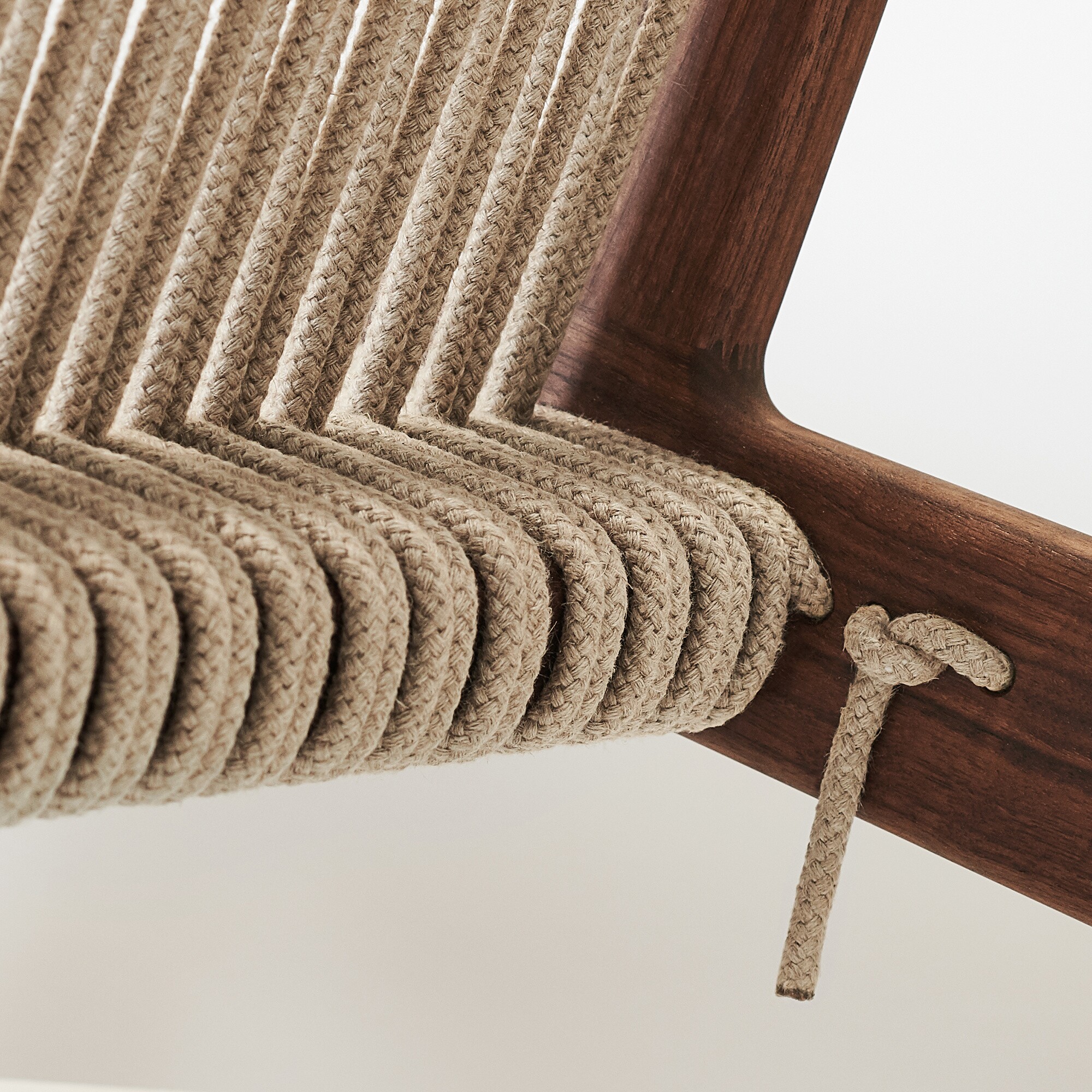 MR01 Initial Lounge Garden Chair