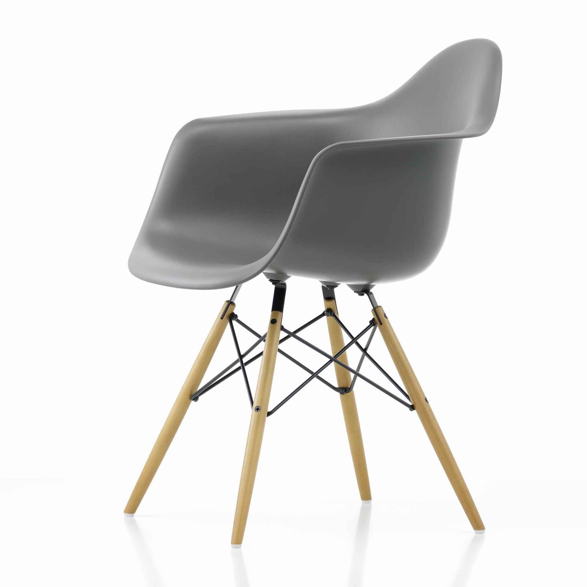 Eames Plastic Armchair DAW Golden Maple Base