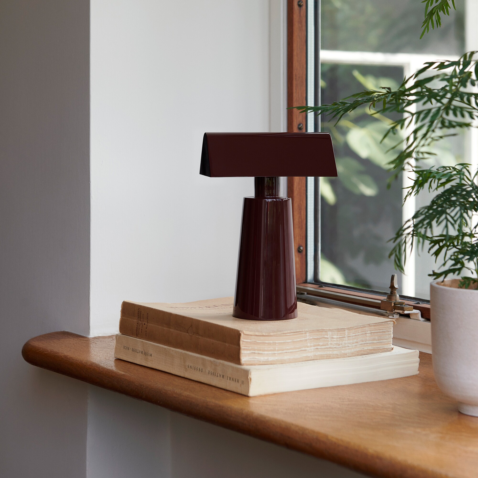 Caret MF1 LED Table Lamp with Battery