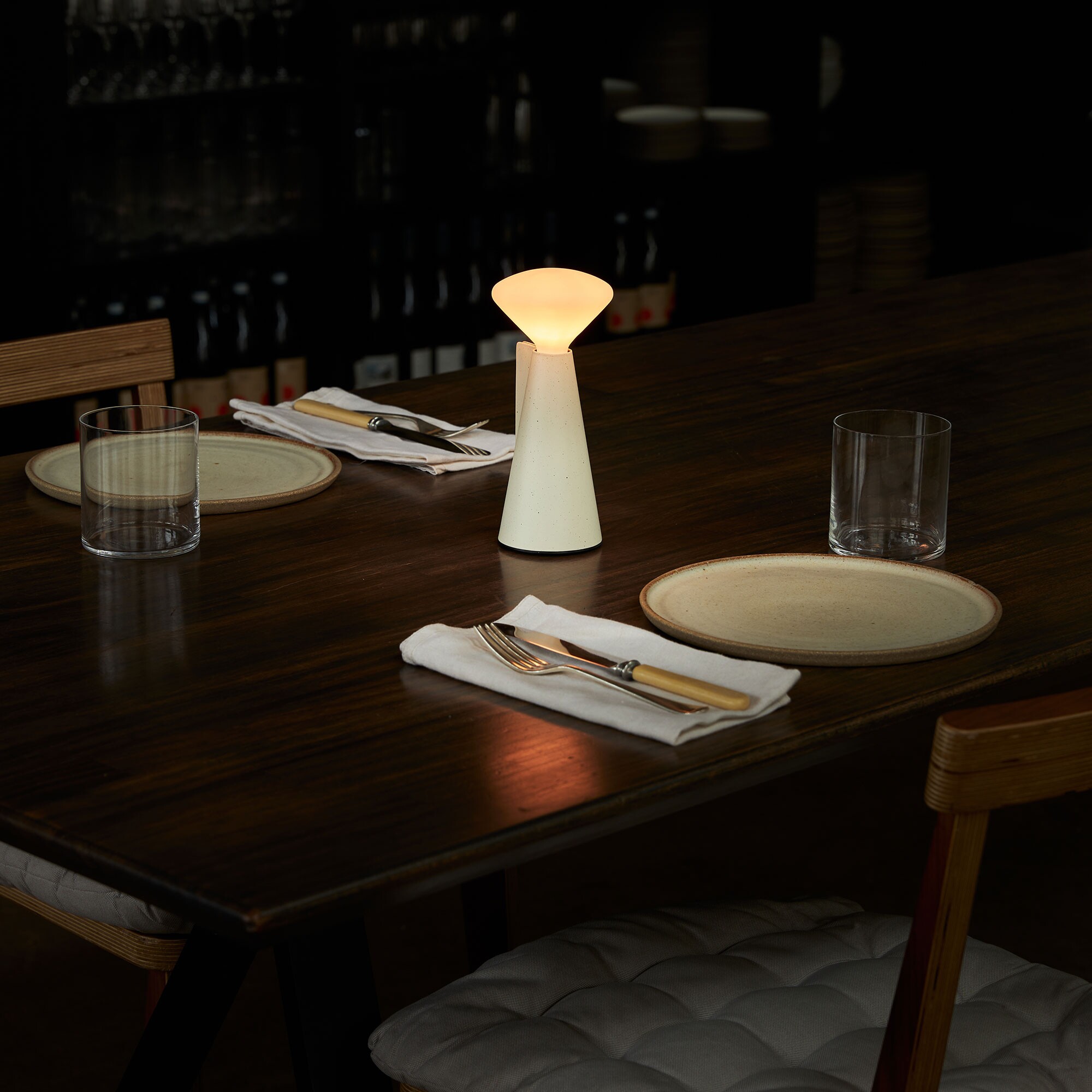 Mantle Portable LED Lamp with Battery