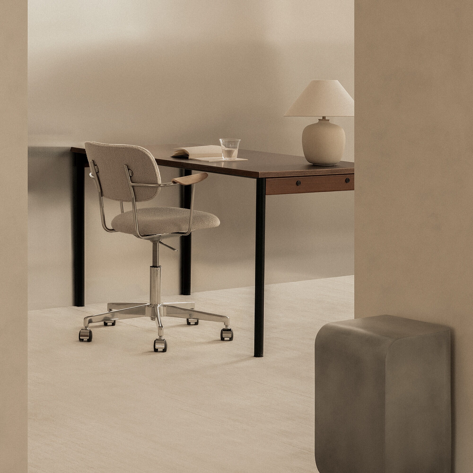 Co Task Chair with Armrests Fabric