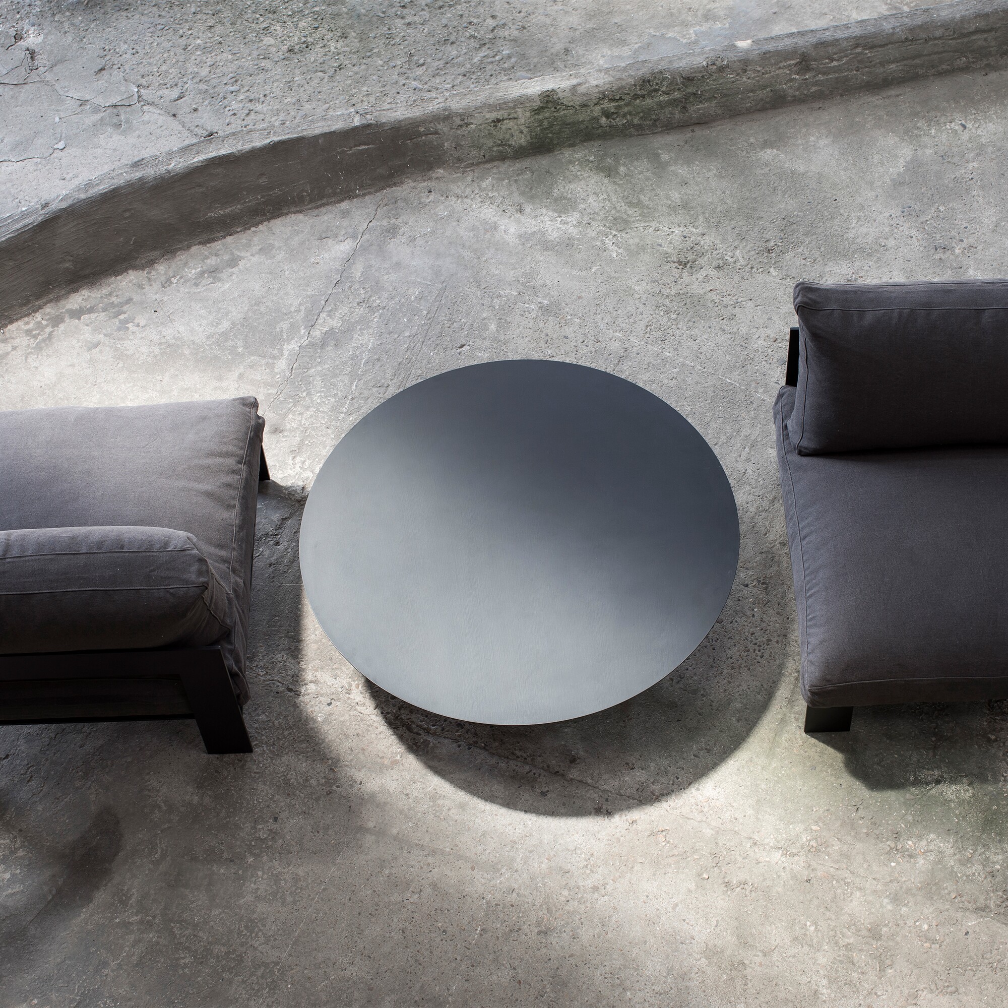 03 Coffee Table Ø 118cm