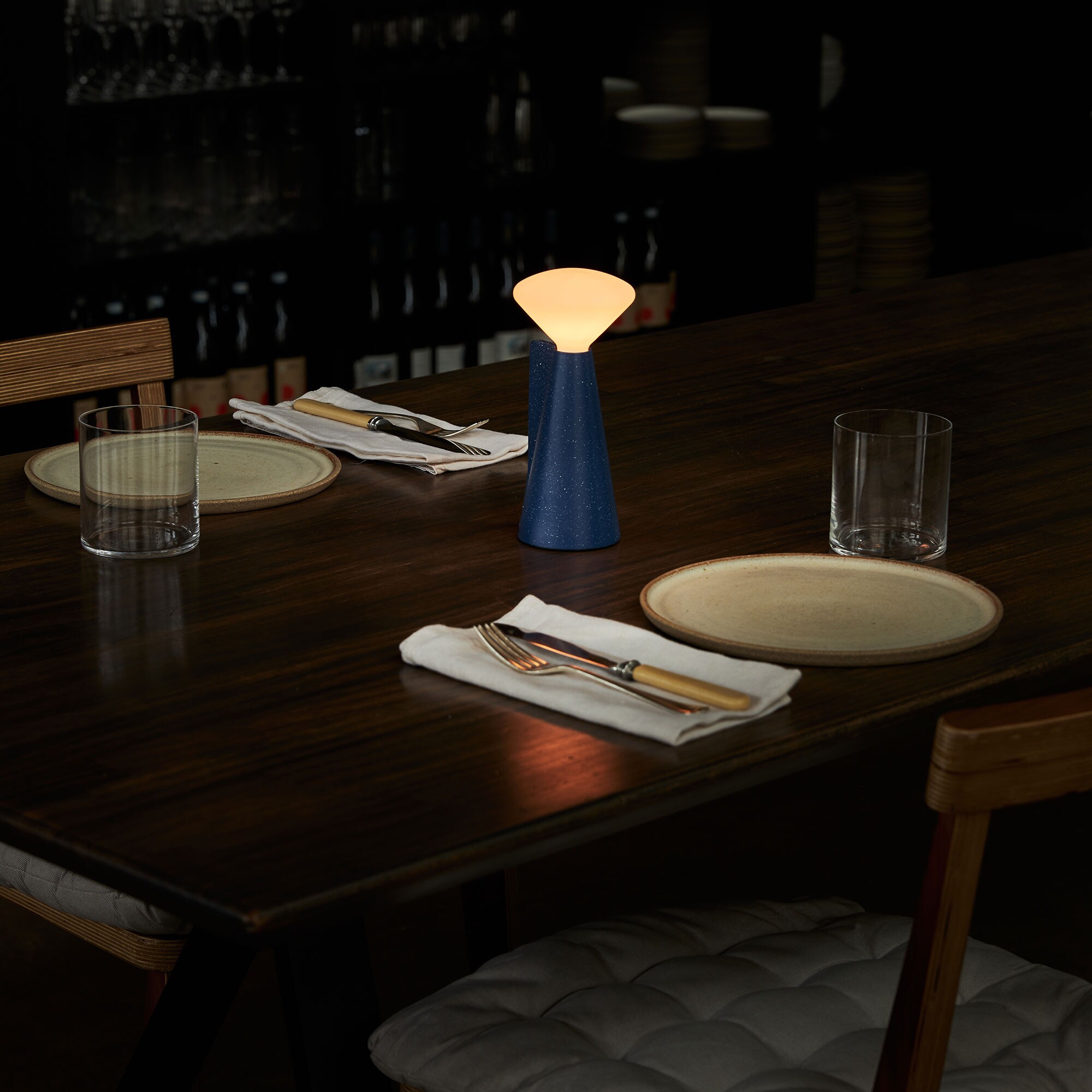 Mantle Portable LED Lamp with Battery