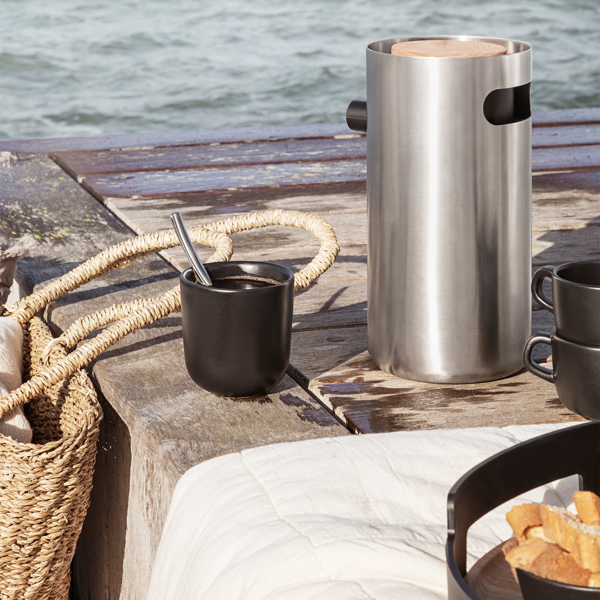 Nordic Kitchen Pump Vacuum Jug