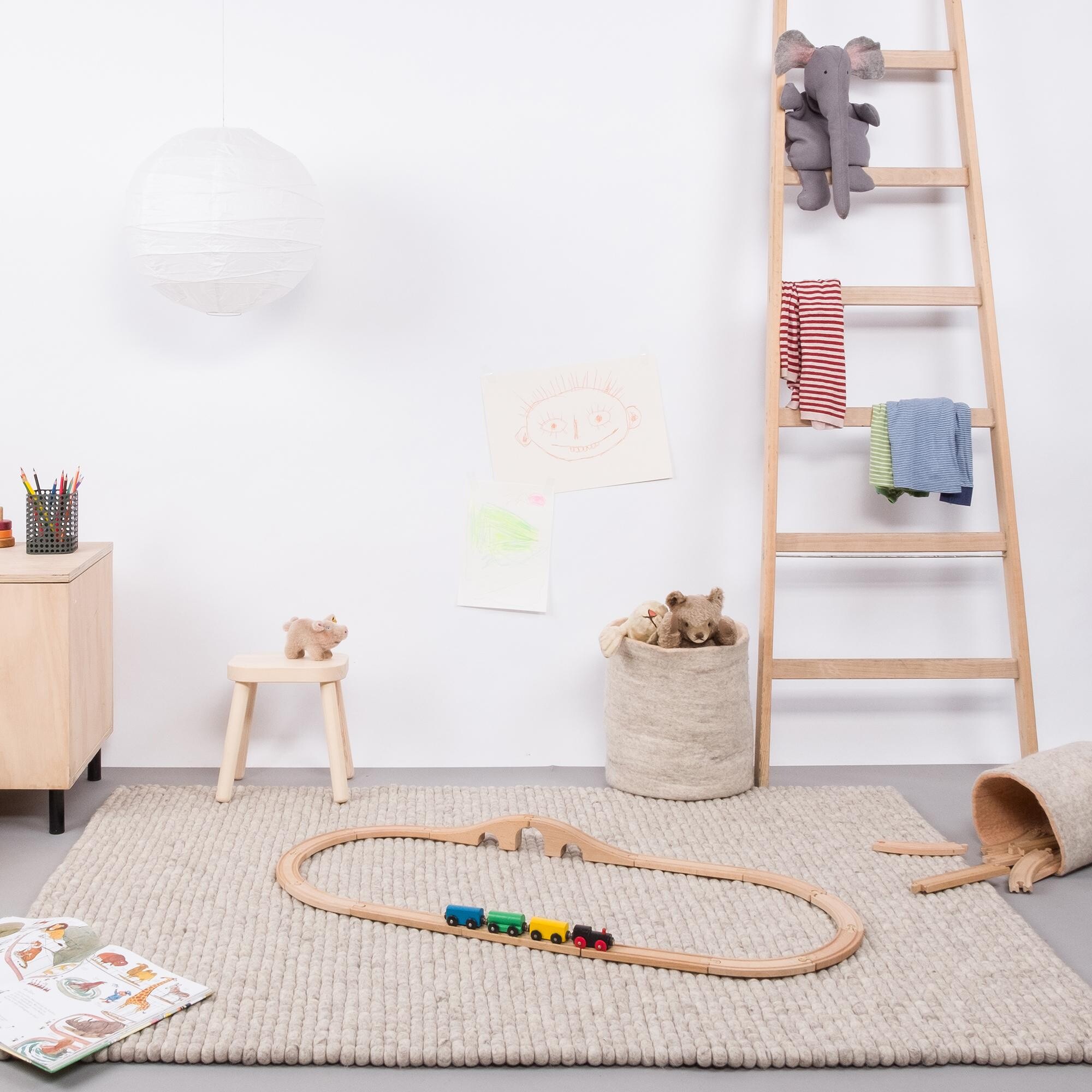 Béla Felt Ball Rug rectangular