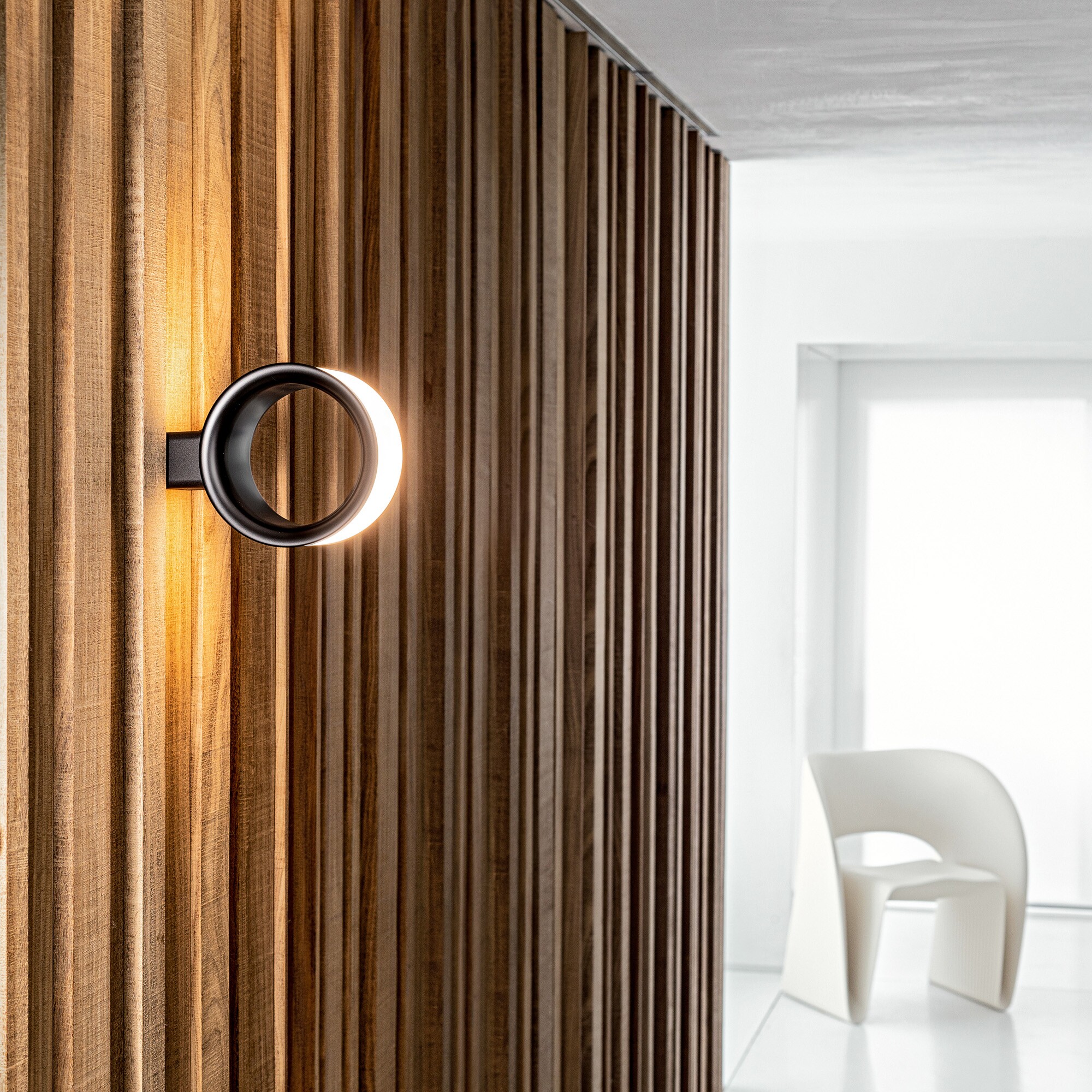 Lost LED Wall/Ceiling Lamp