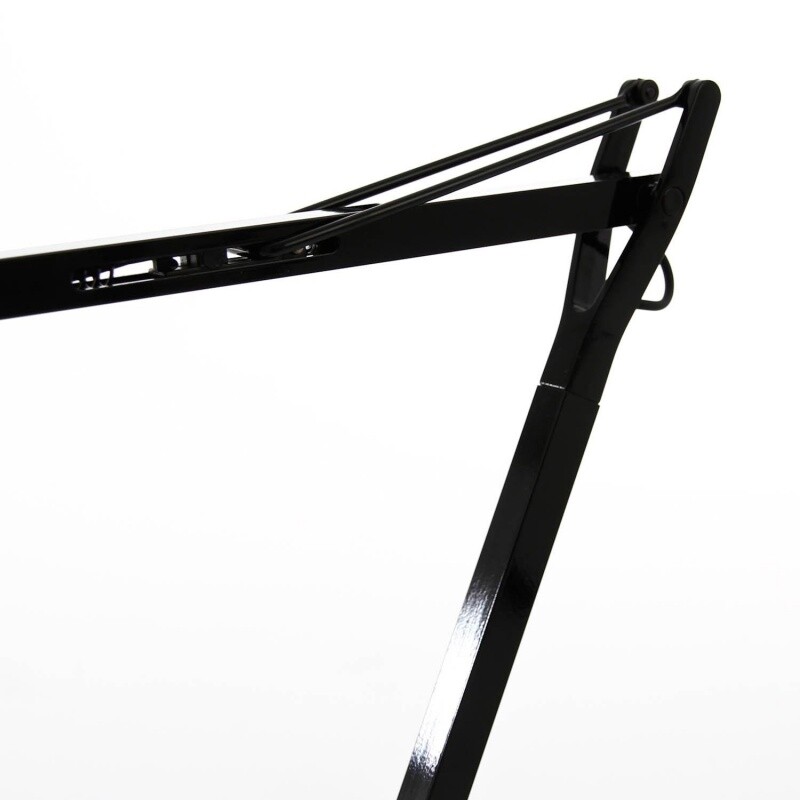 Kelvin Base LED Table Lamp Green Mode