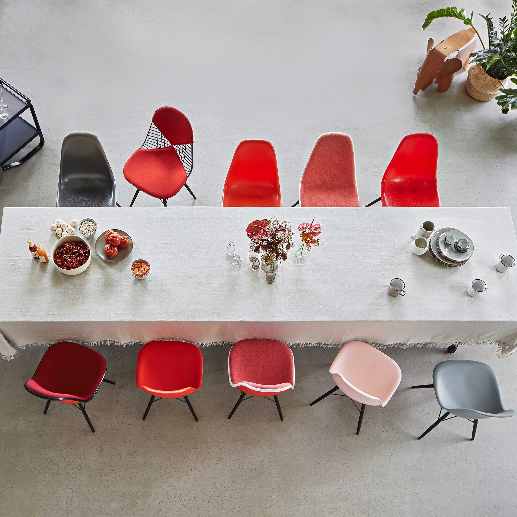 Eames Fiberglass Side Chair DSW Black Maple