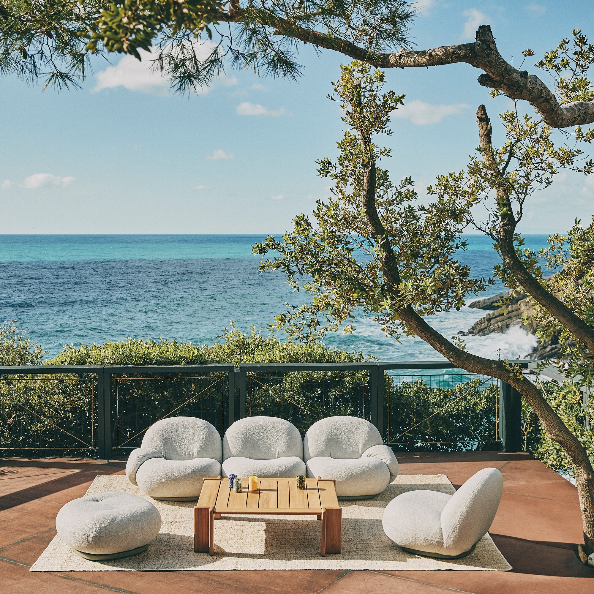 Pacha Outdoor Swivel Ottoman