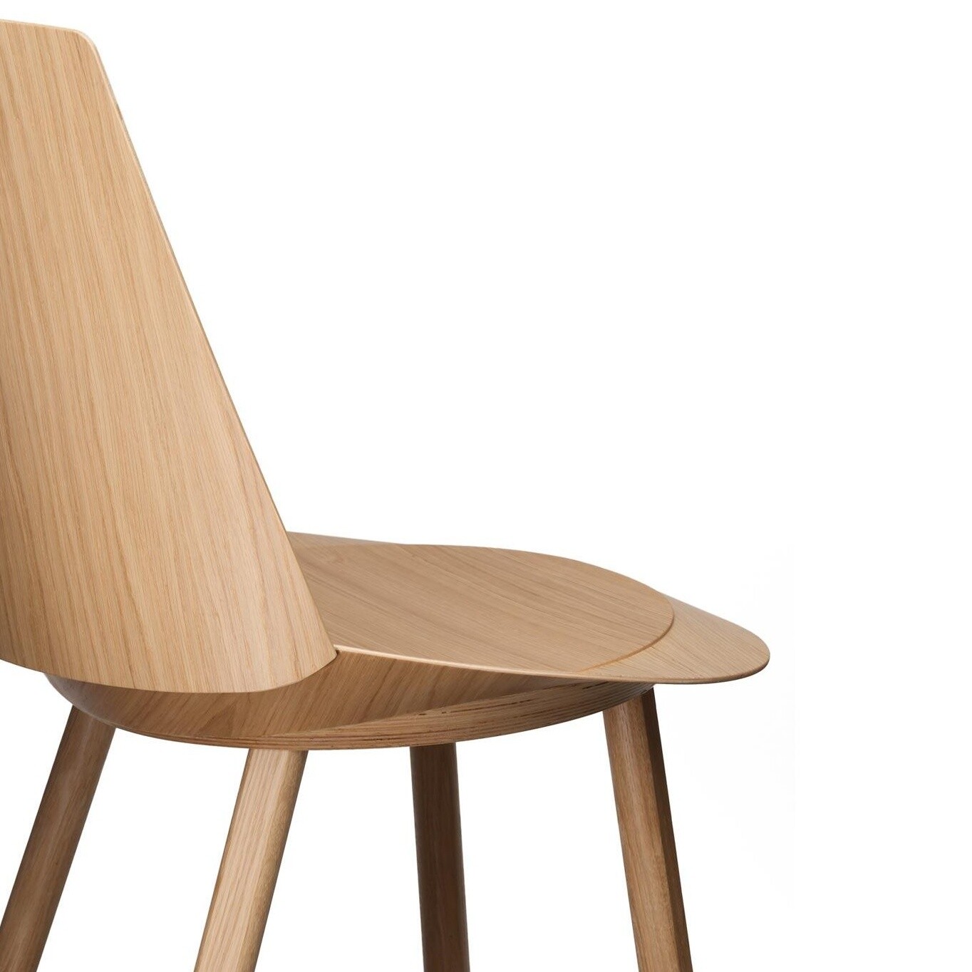 e15 CH04 Houdini Chair