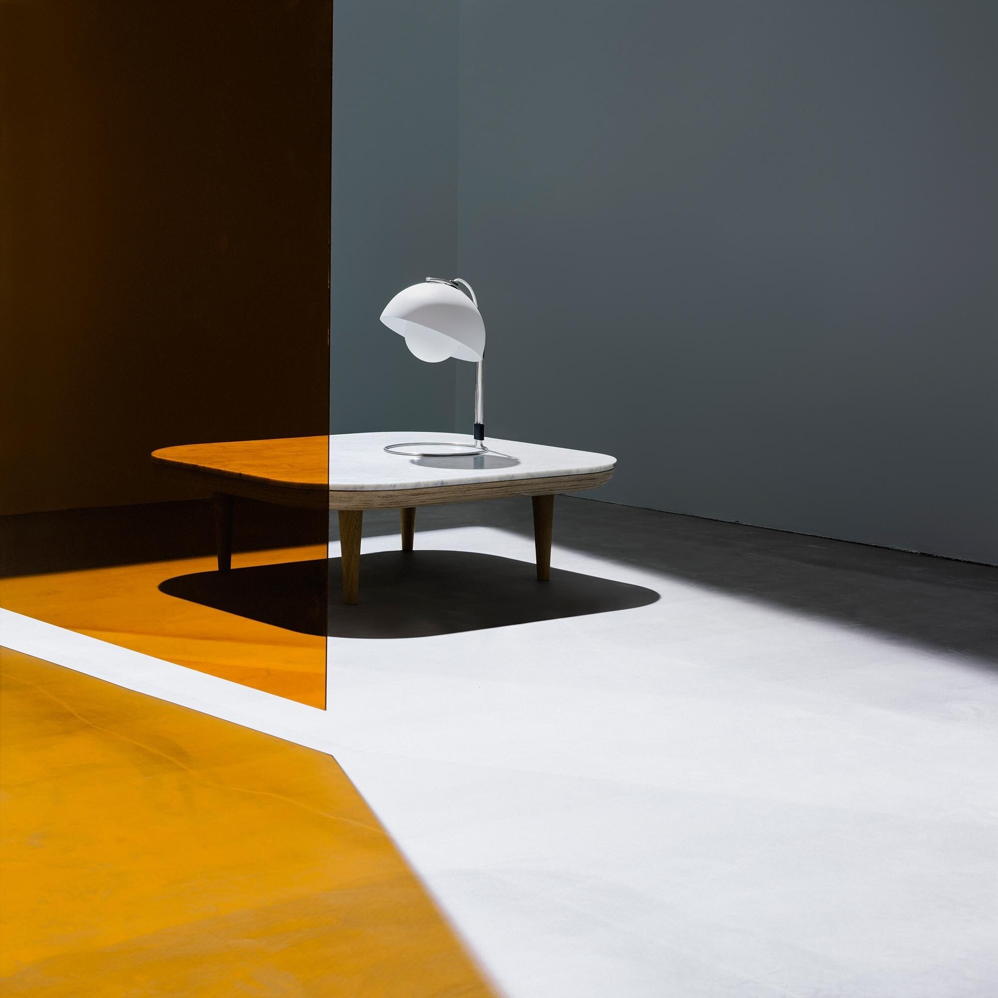 Flowerpot VP4 Table Lamp