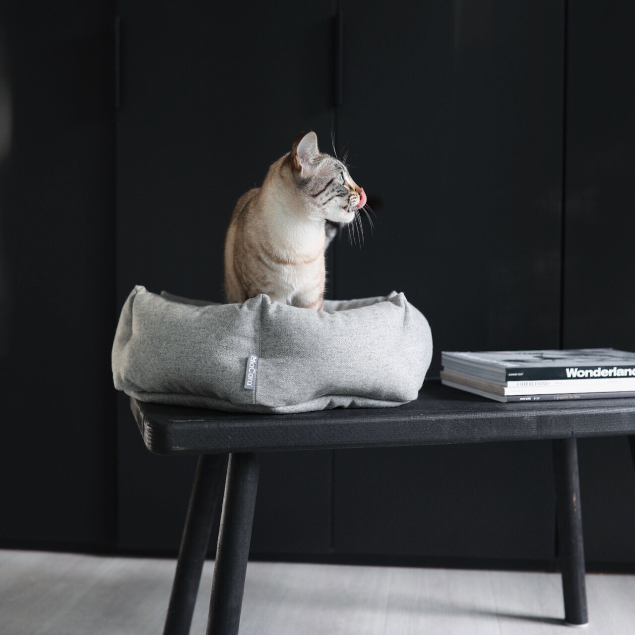 Calma Hexagon Cat Bed