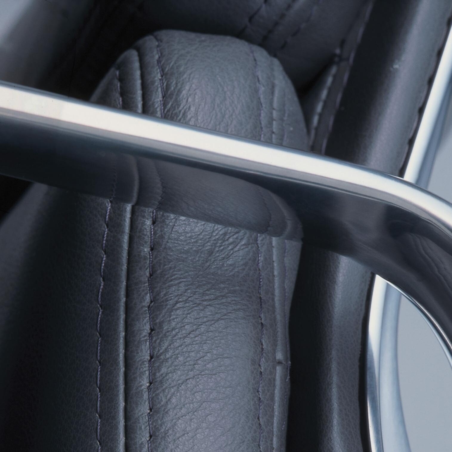 EA 219 Soft Pad Eames Alu Chair Office Chair