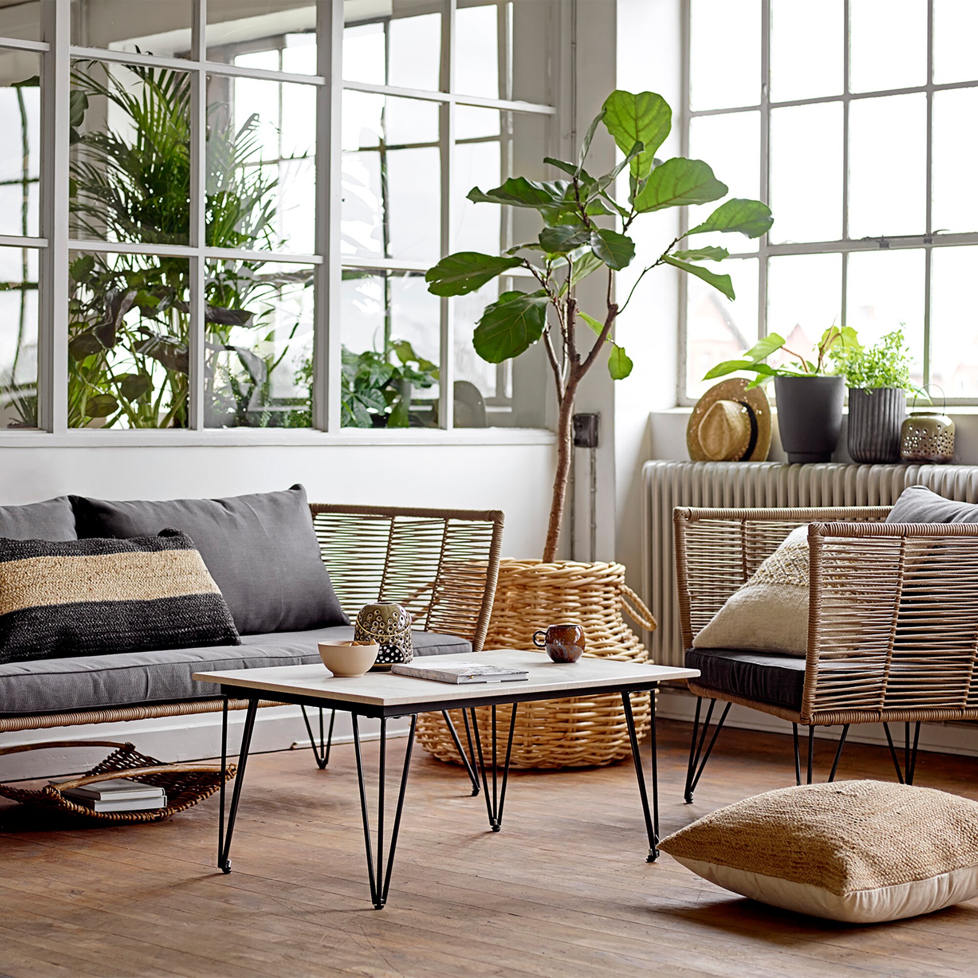 Mundo Outdoor Coffee Table