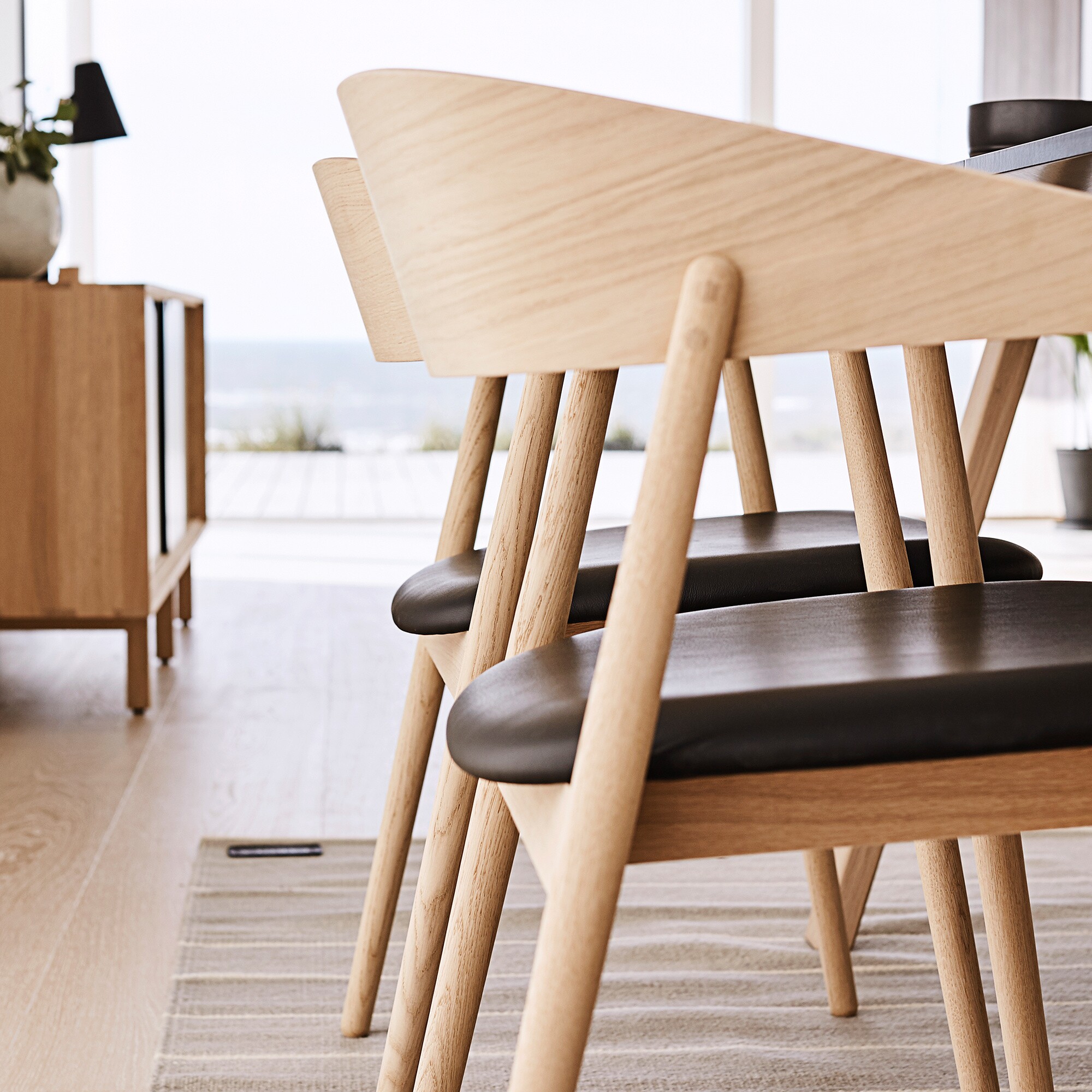 AC2 Arm Chair Leather