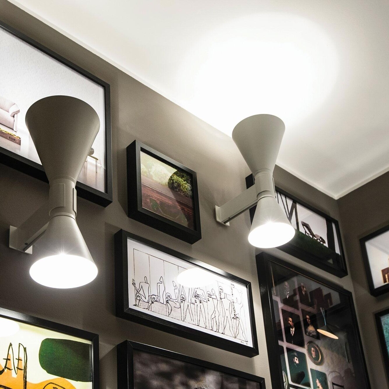 Applique de Marseille Wall Lamp