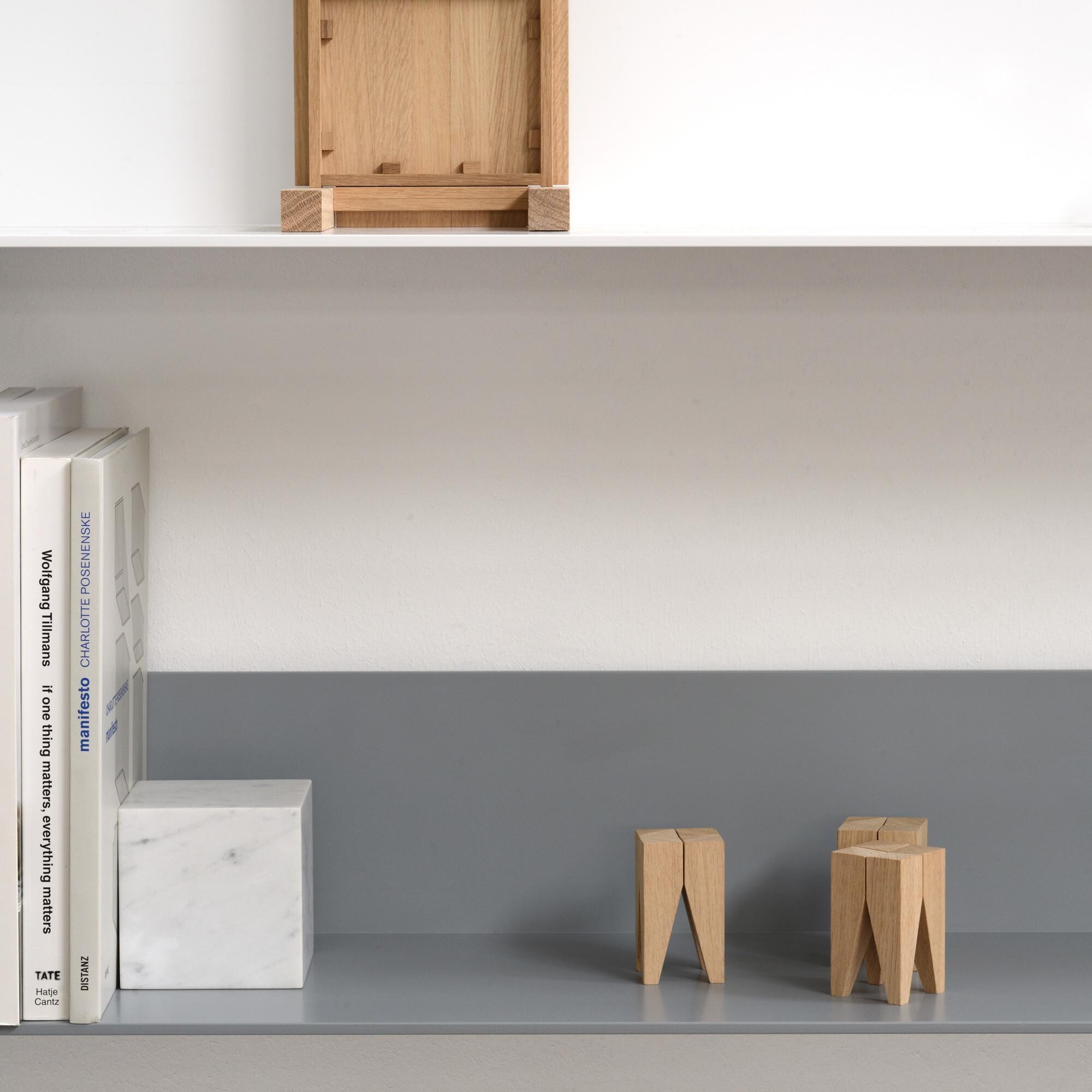 Backenzahn Miniature Stool