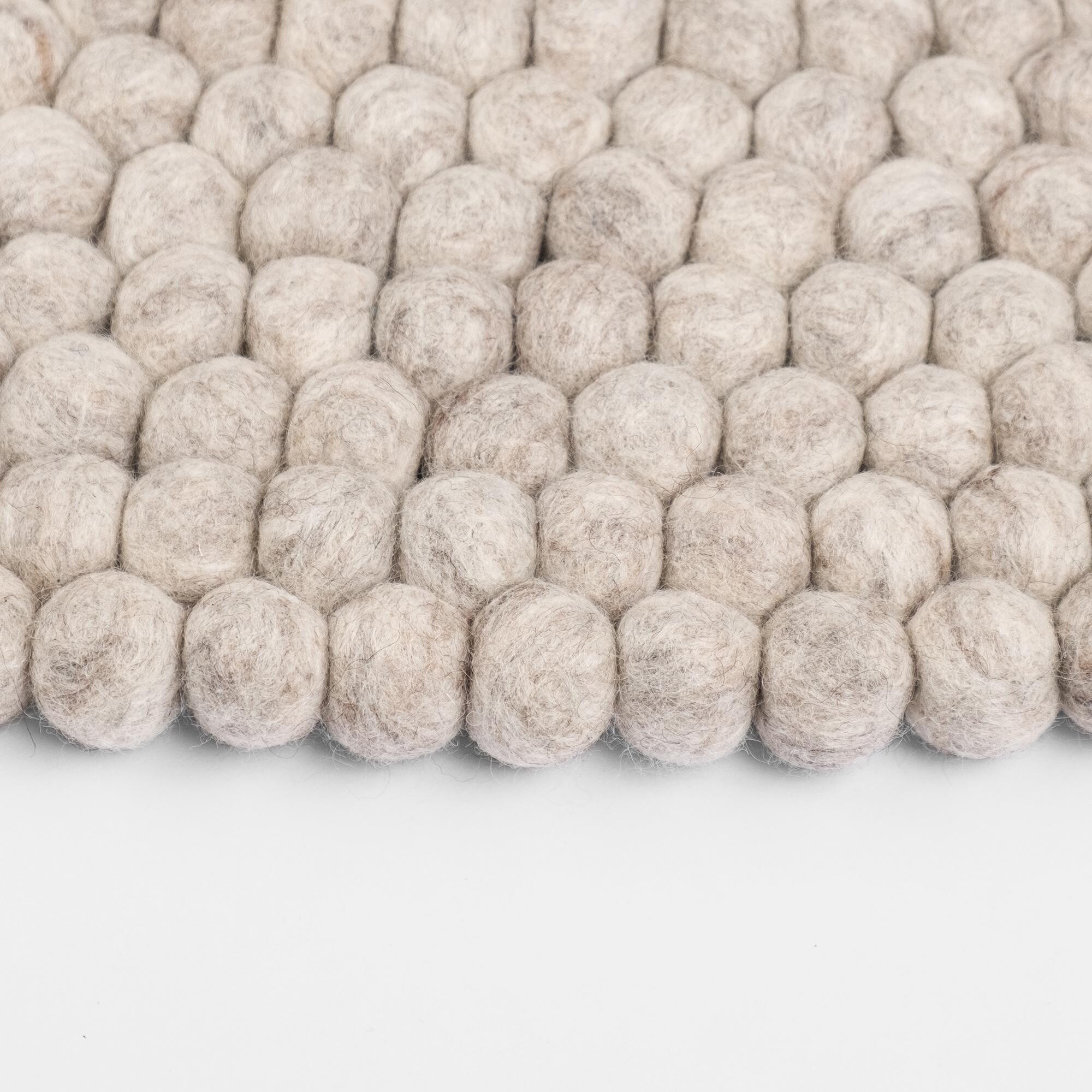 Béla Felt Ball Rug