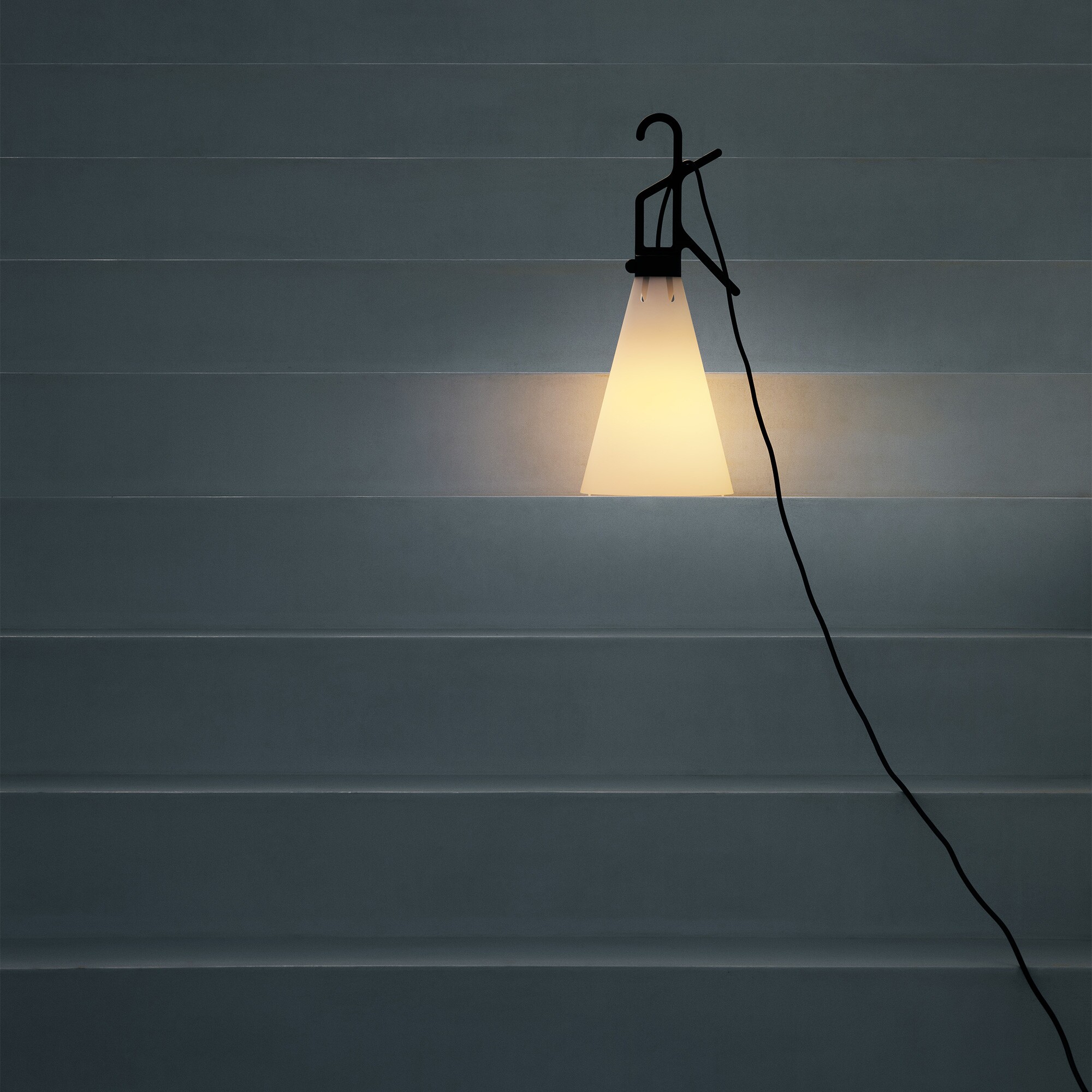 May Day Outdoor Lamp