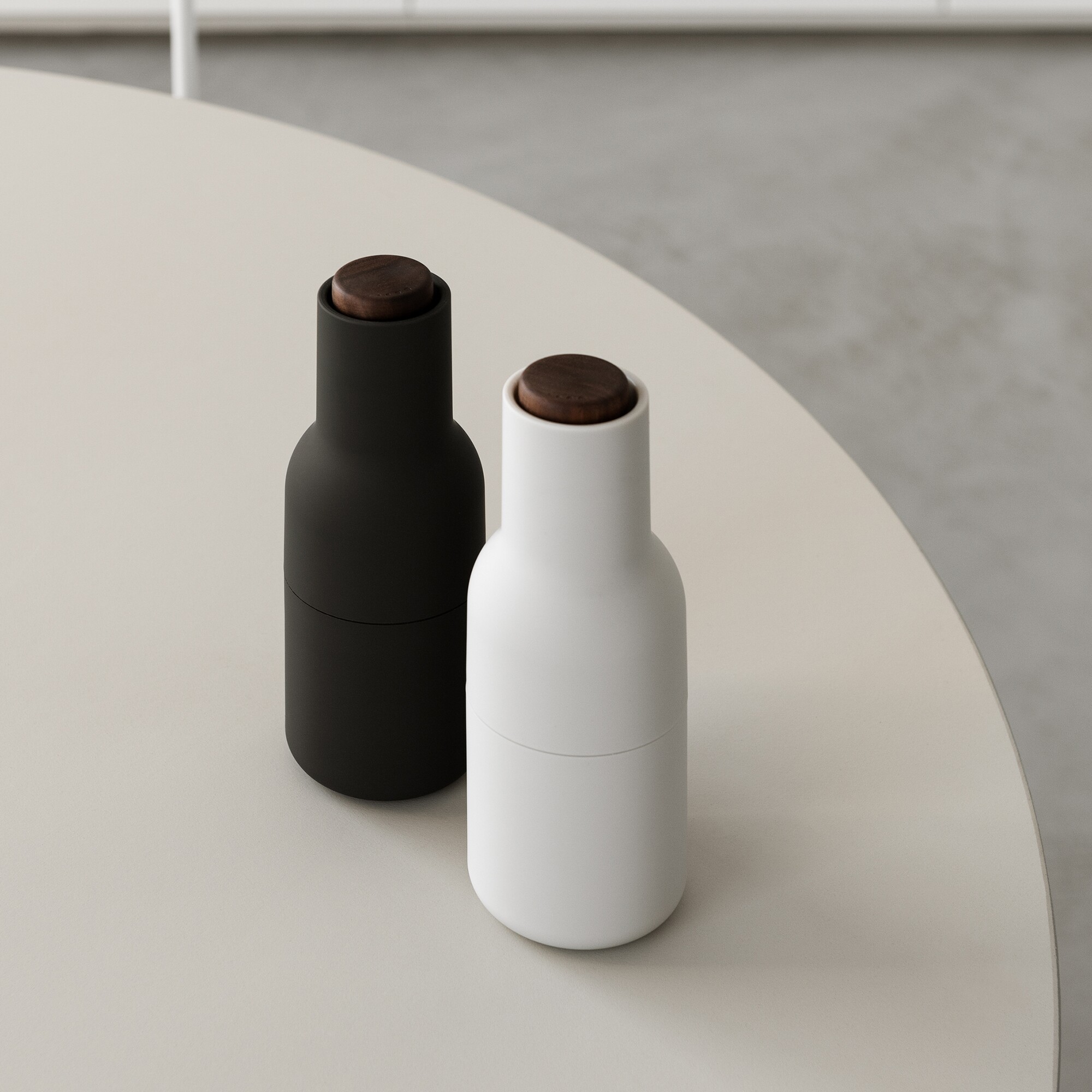 Bottle Grinder Set of 2 With Walnut Lid