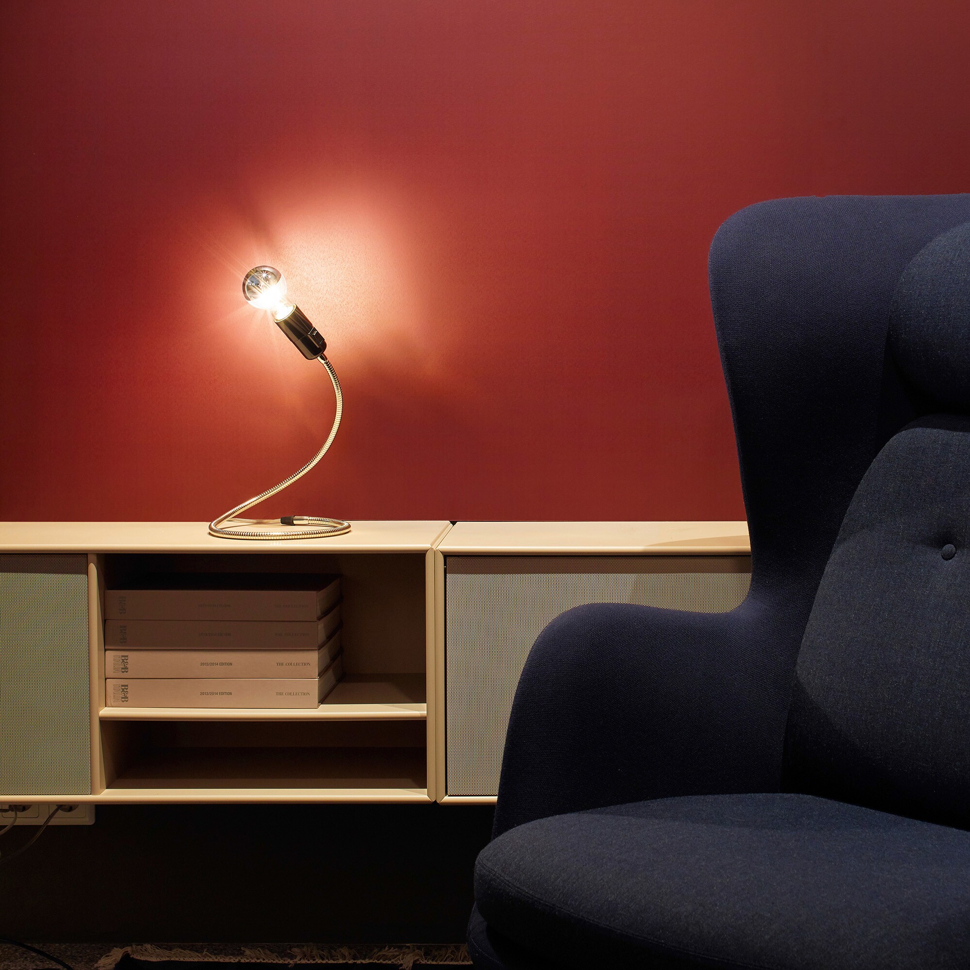 Lightworm Table Lamp