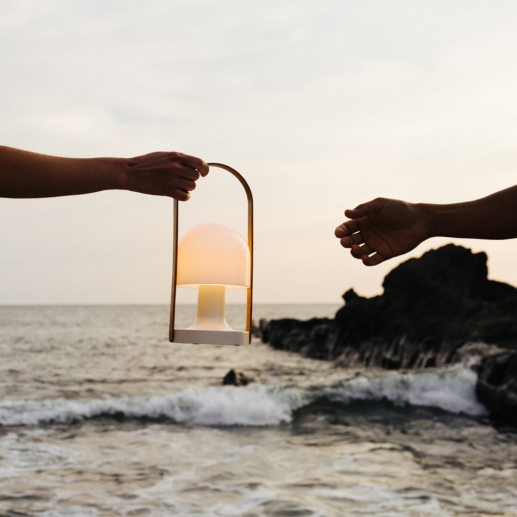 FollowMe LED Outdoor Table Lamp with Battery