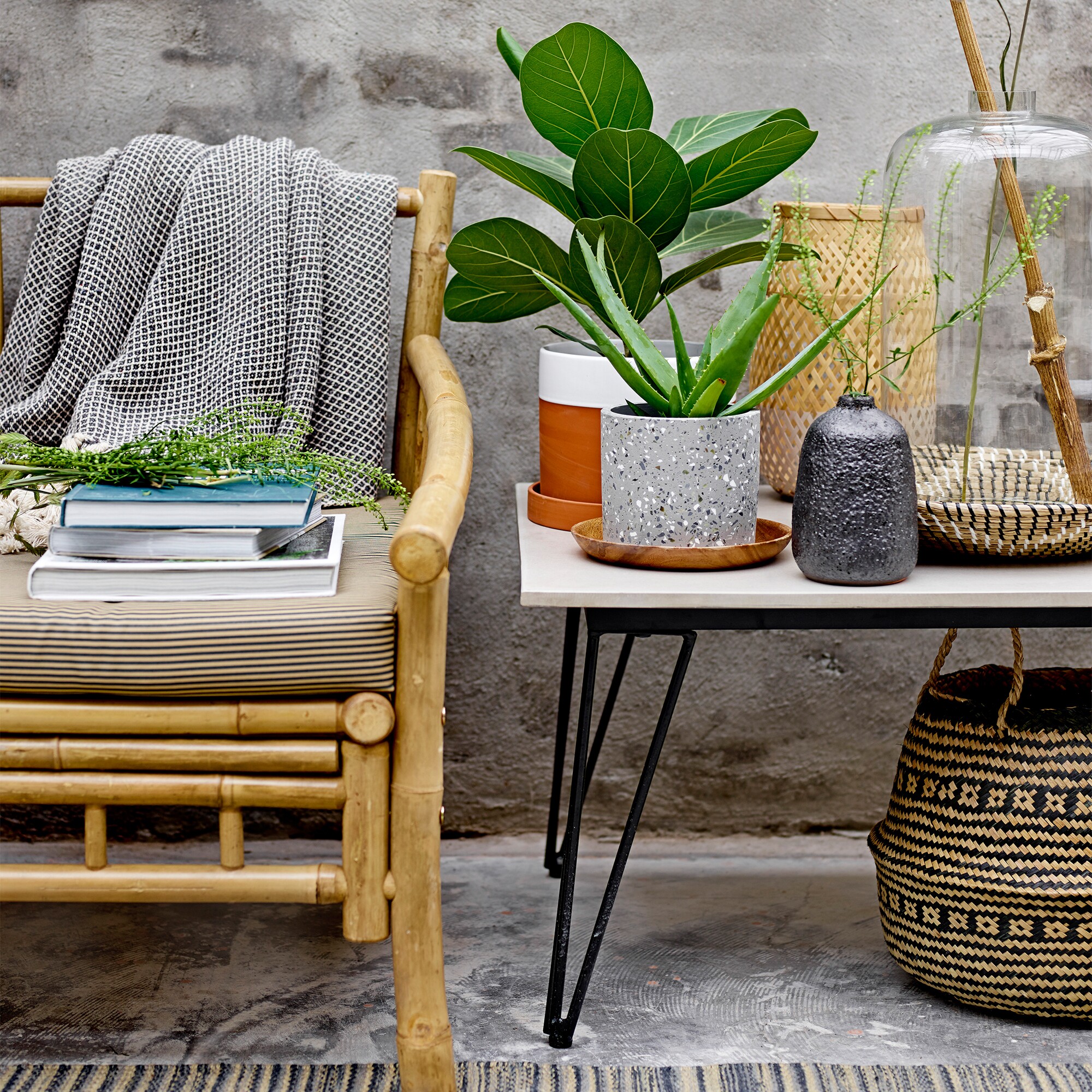 Mundo Outdoor Coffee Table