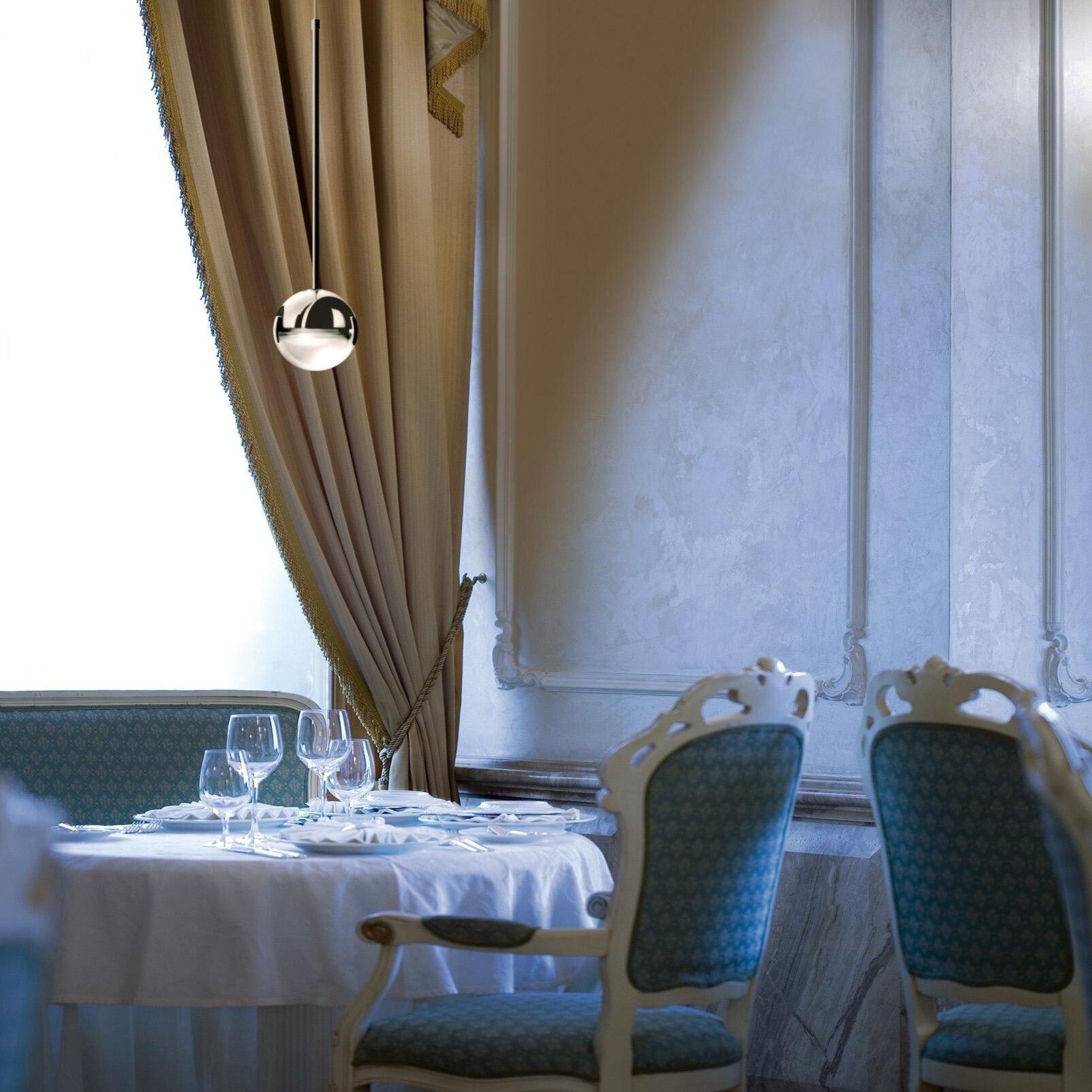 Convivio Sopratavolo LED Suspension Lamp