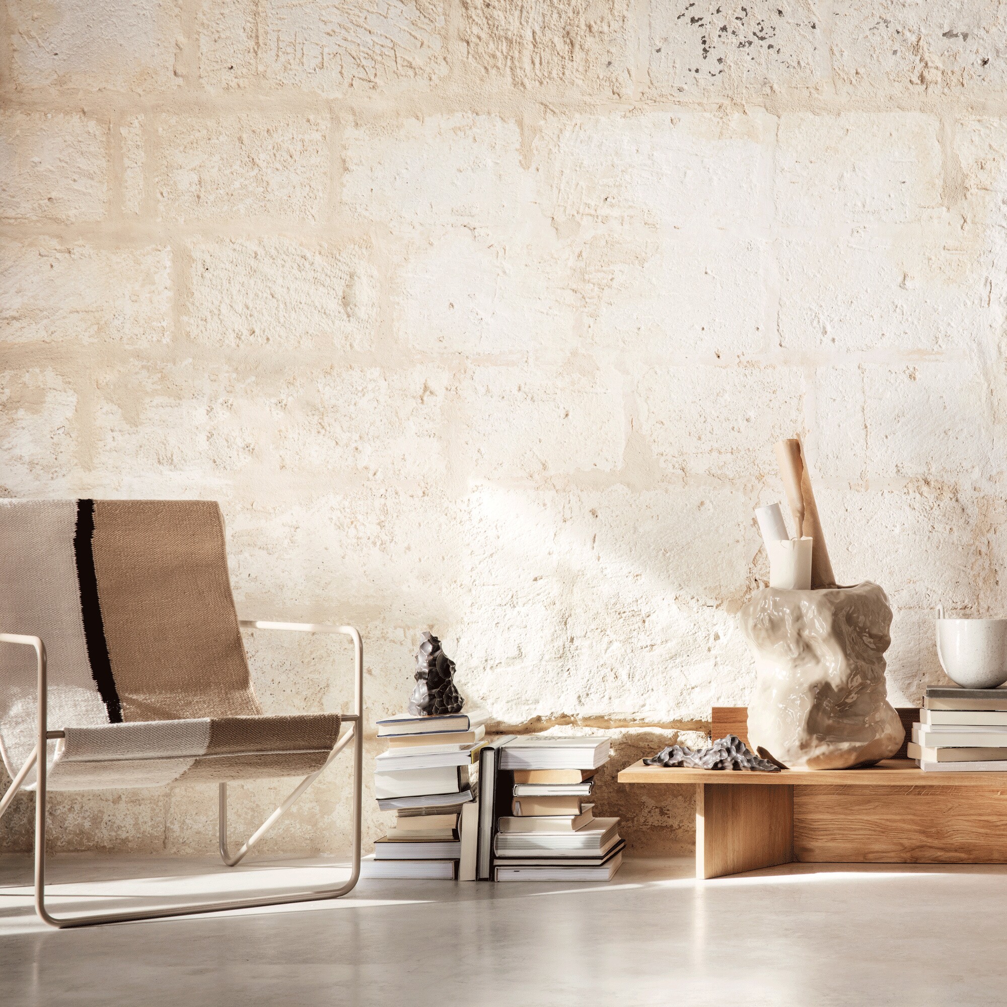 Desert Lounge Chair Cashmere Frame