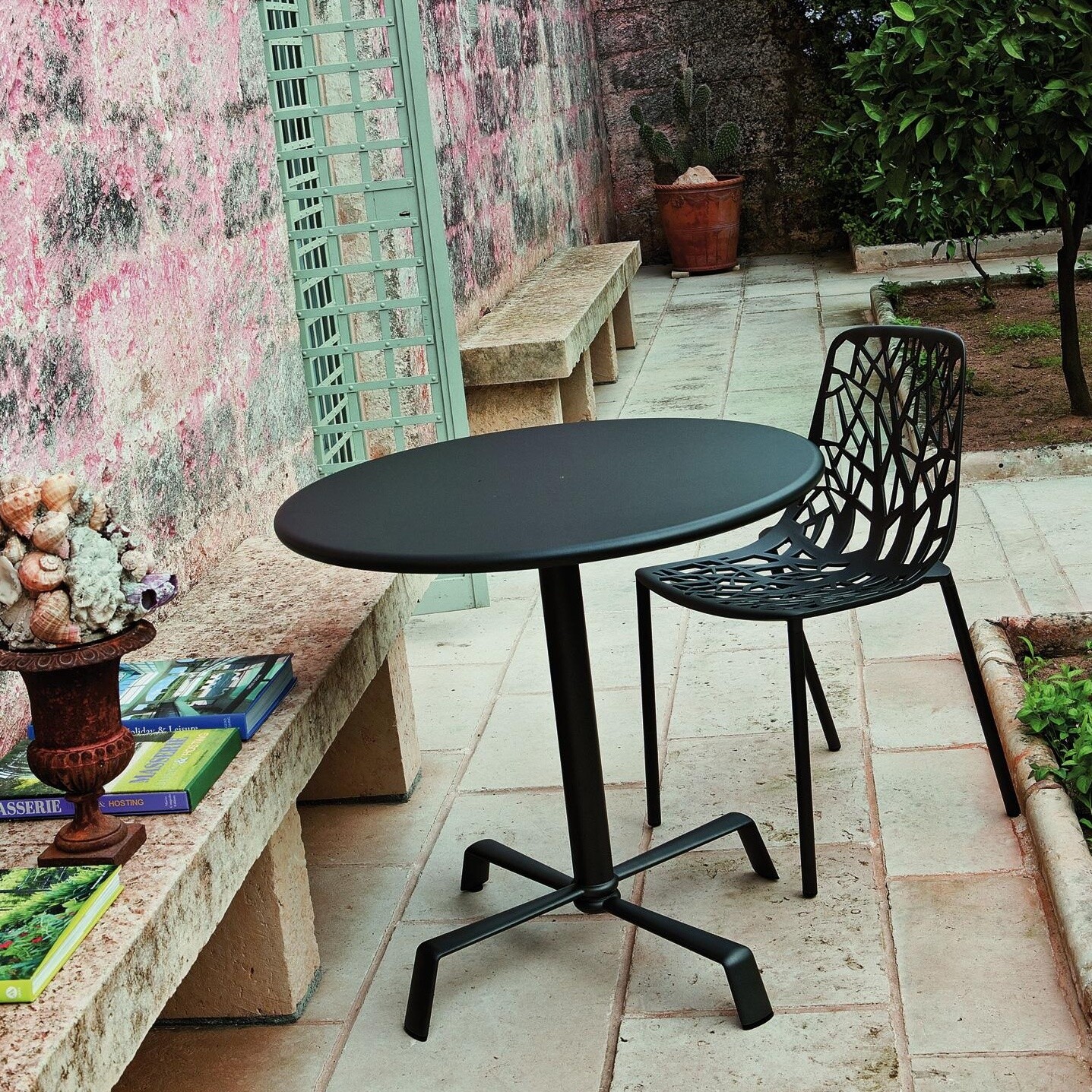 Elica/Tonik Bistro Table