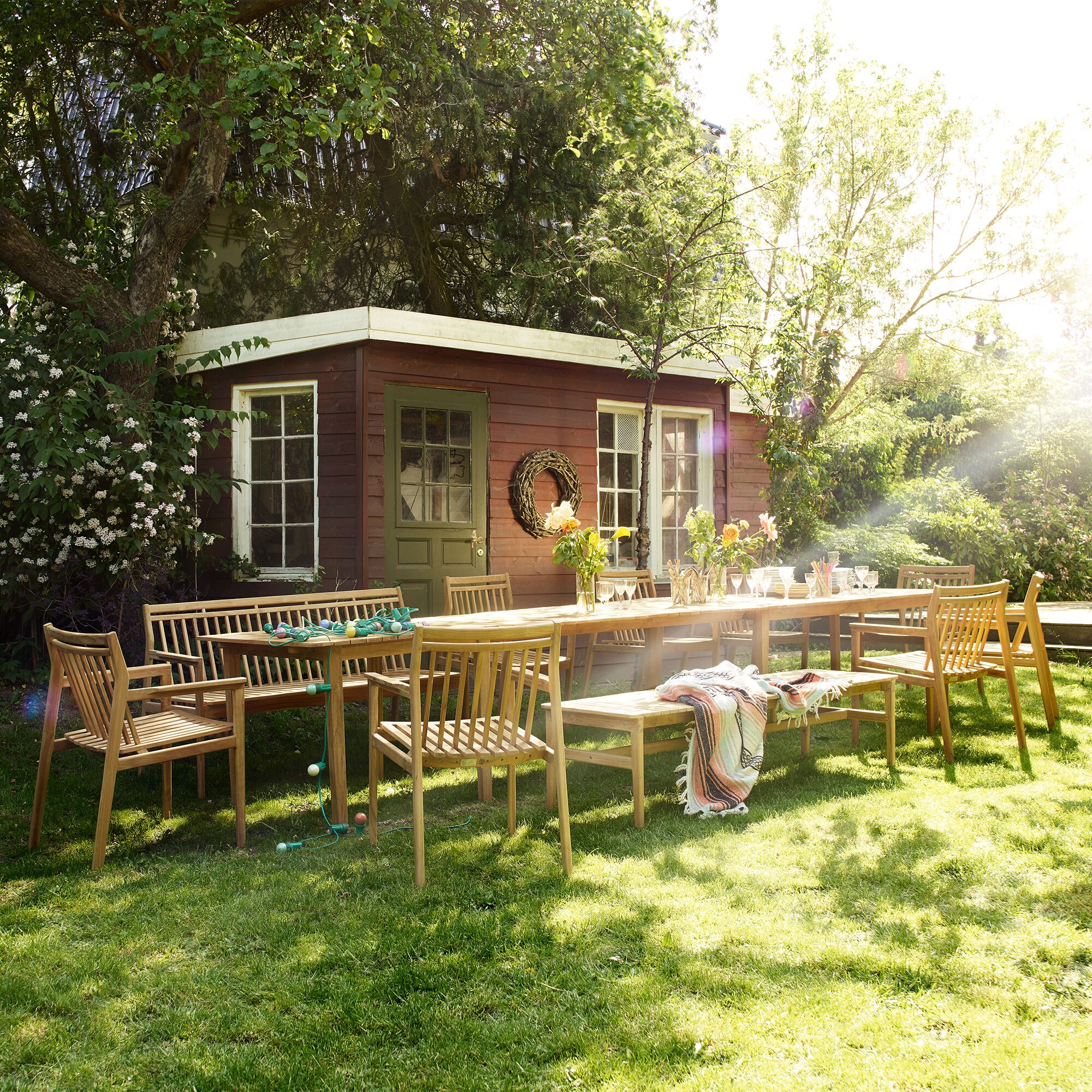 M2 Sammen Teakwood Garden Table